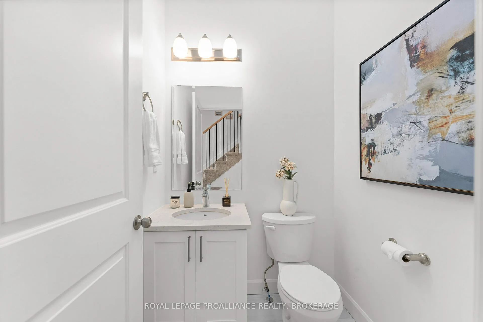 Photo 8 of 223 Superior Drive, Loyalist, Amherstview — HOMEH