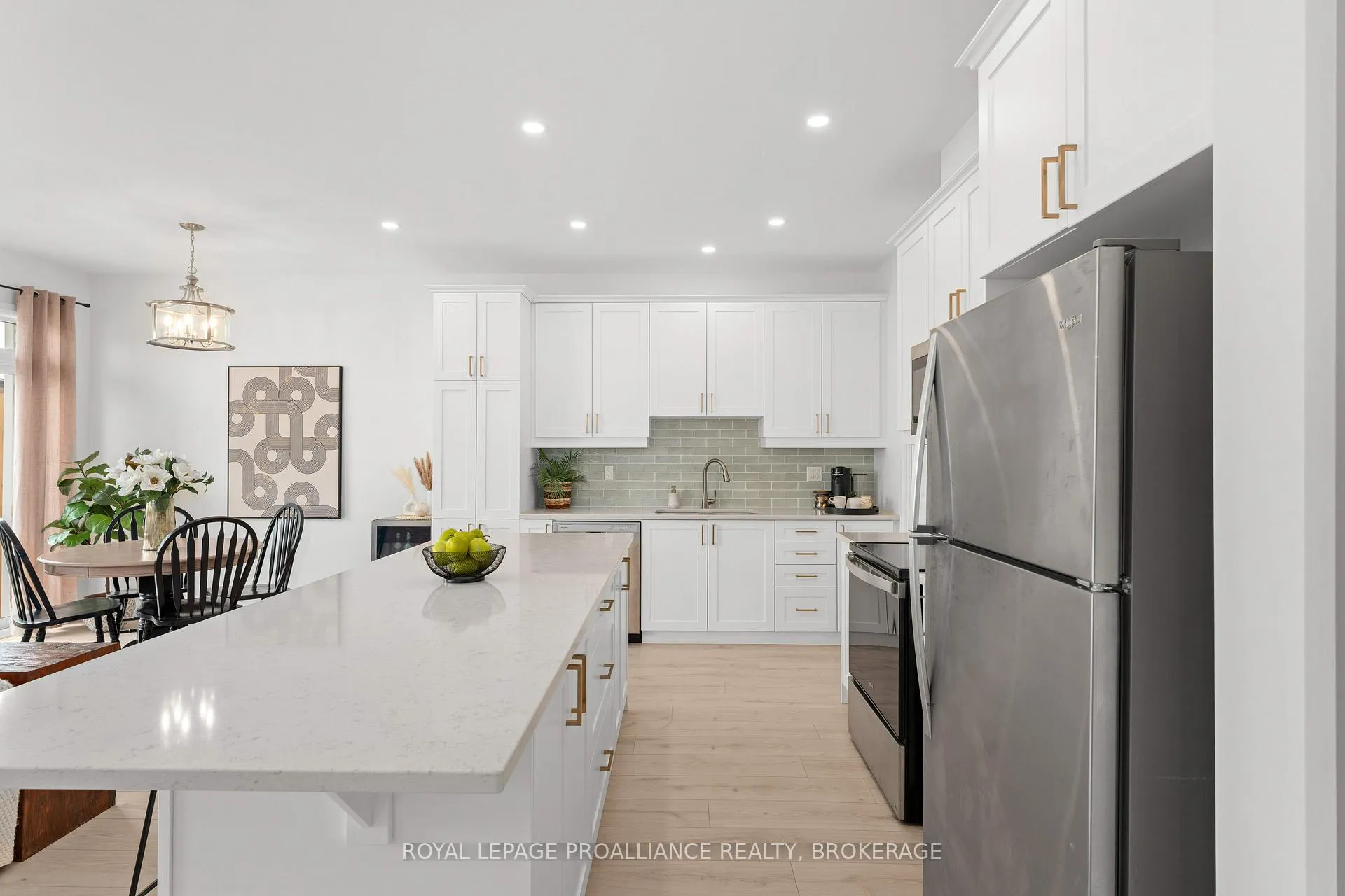 Photo 11 of 223 Superior Drive, Loyalist, Amherstview — HOMEH