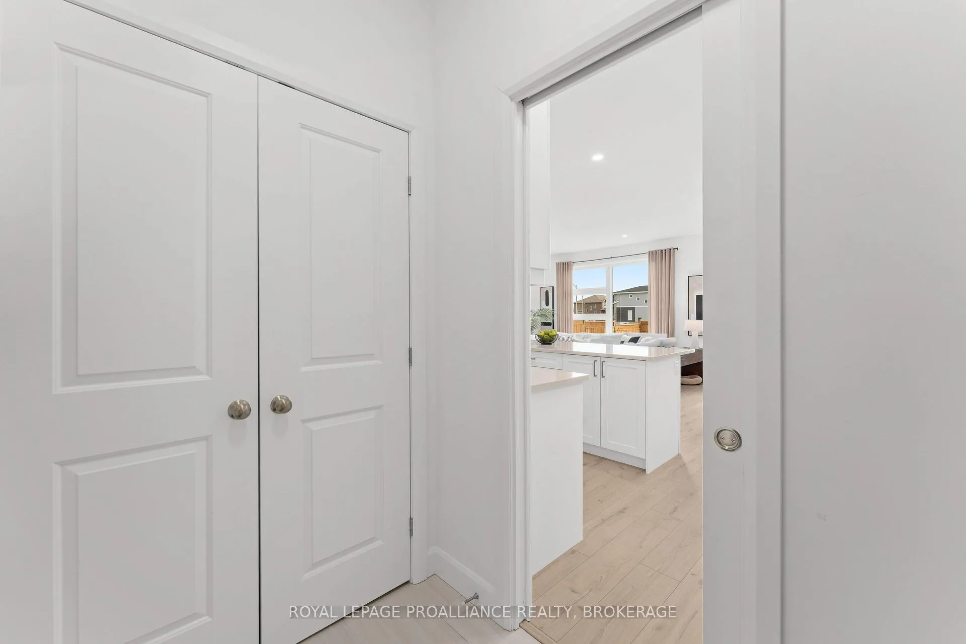 Photo 17 of 223 Superior Drive, Loyalist, Amherstview — HOMEH