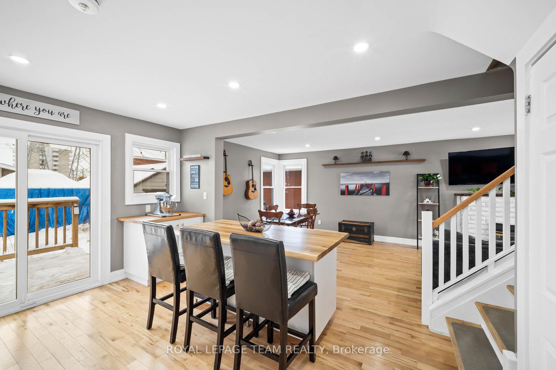 Photo 7 of 1220 St Paul Avenue E, Ottawa, Ellwood — HOMEH