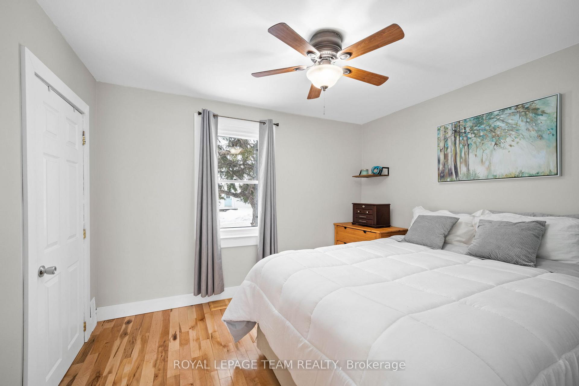 Photo 9 of 1220 St Paul Avenue E, Ottawa, Ellwood — HOMEH