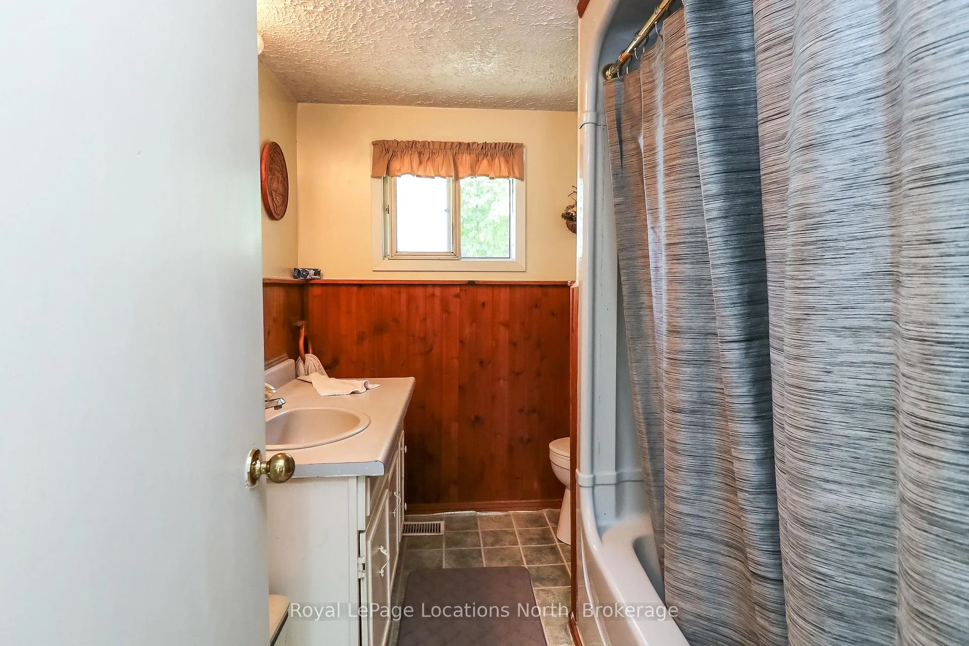 Photo 14 of 1320 River Road W, Wasaga Beach — HOMEH