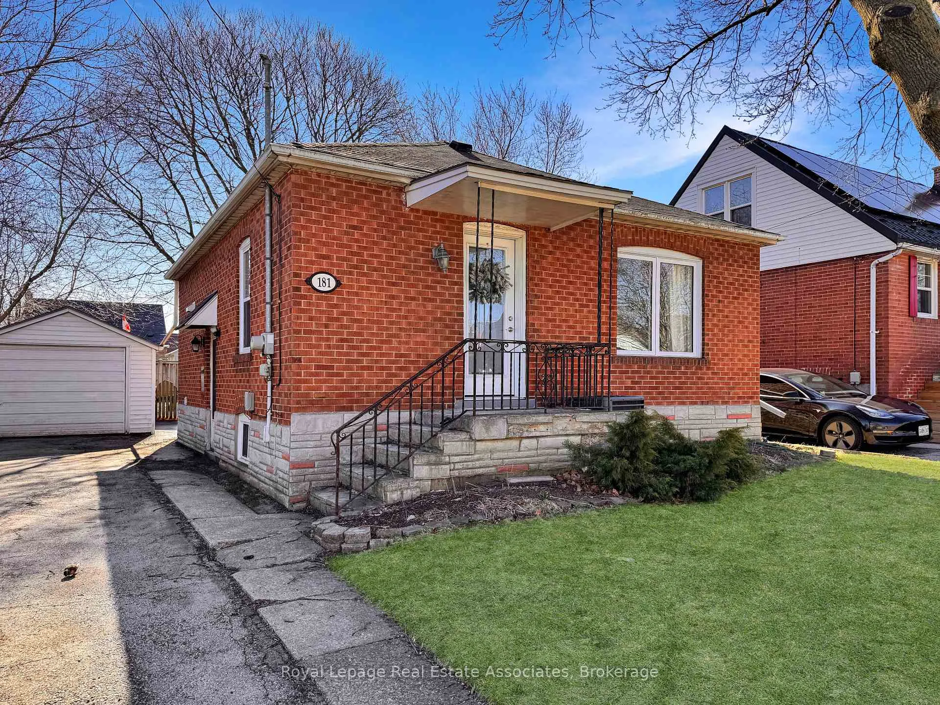 Photo 2 of 181 East 13th Street, Hamilton, Inch Park — HOMEH