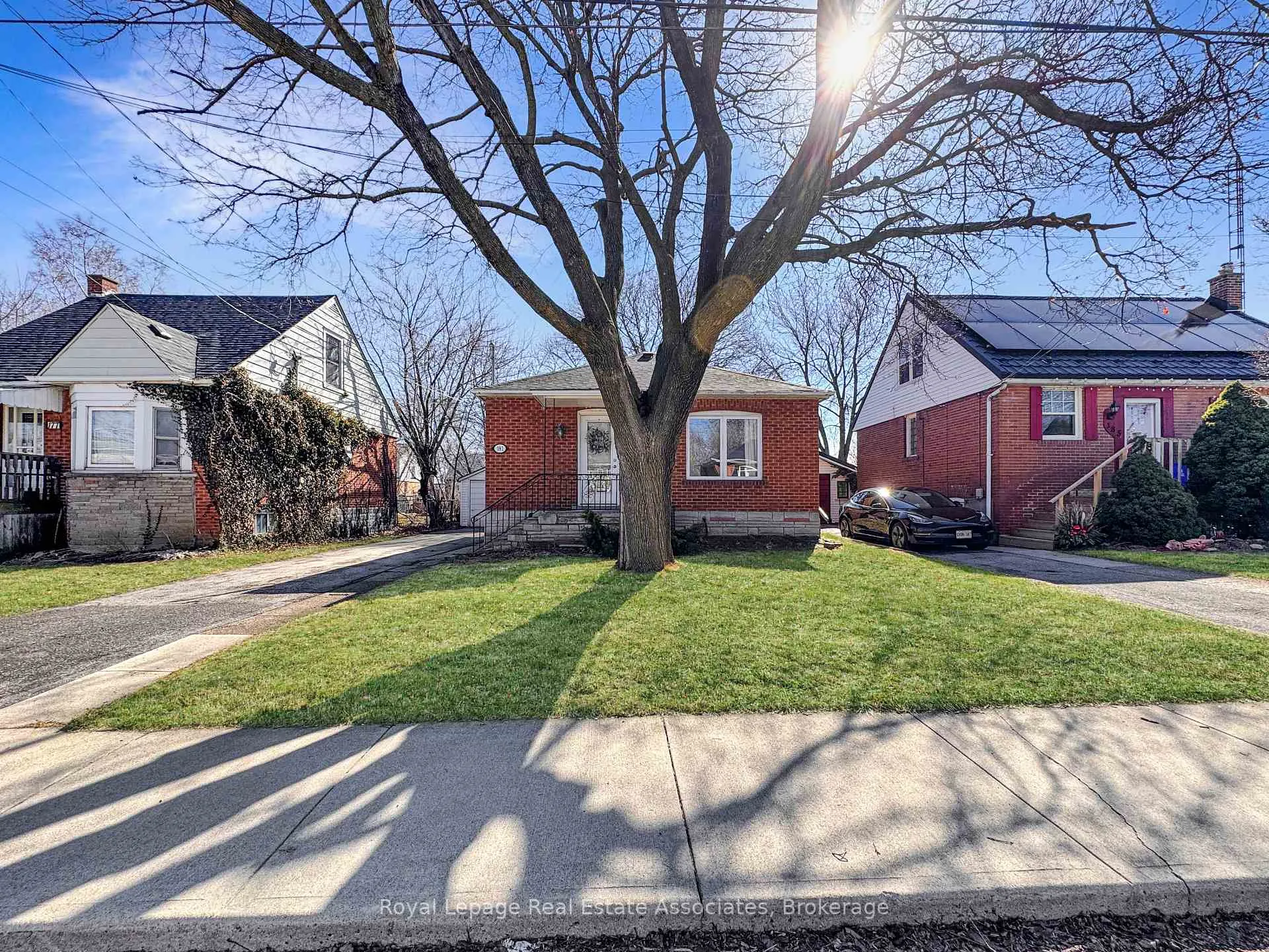 Photo 3 of 181 East 13th Street, Hamilton, Inch Park — HOMEH