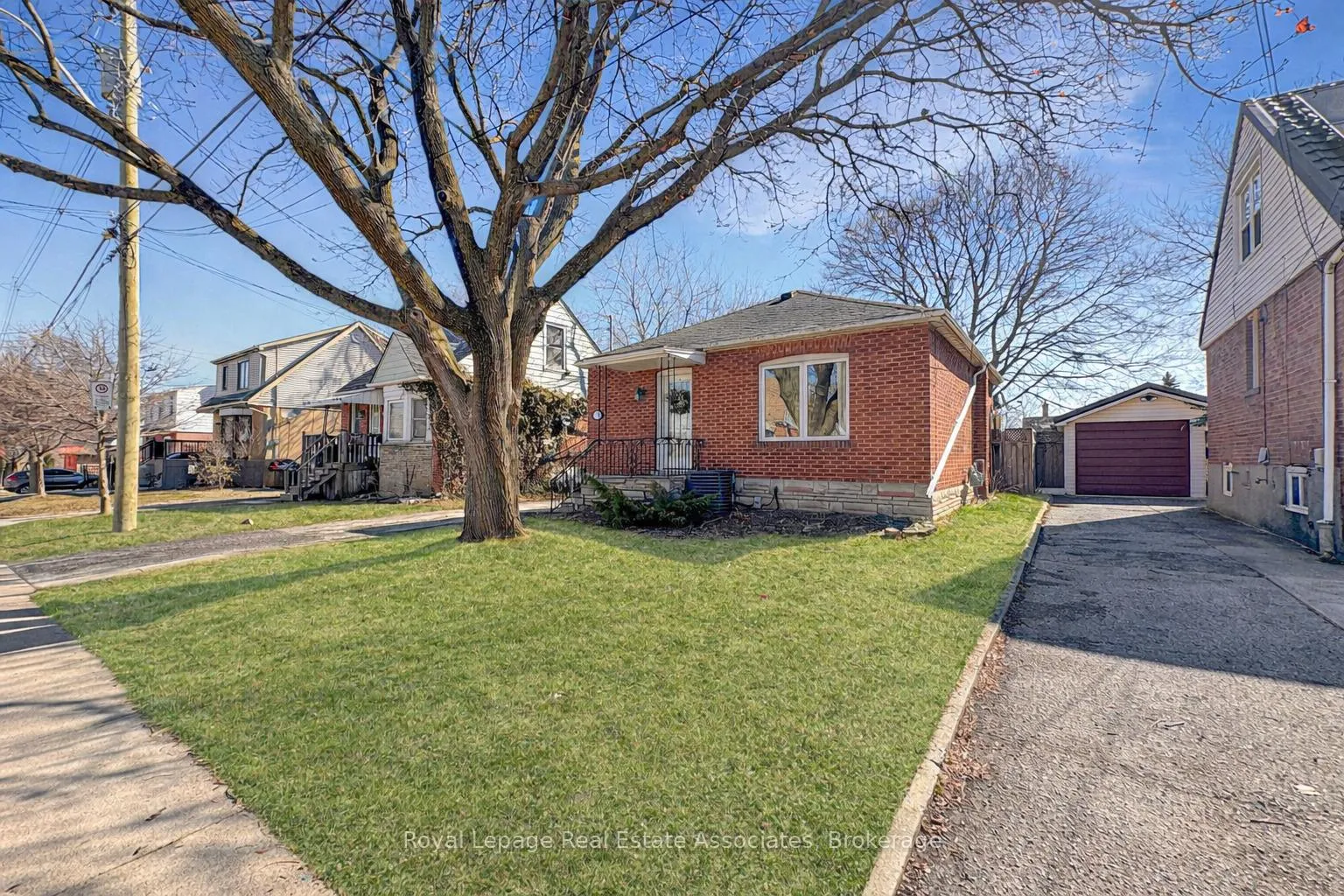 Photo 4 of 181 East 13th Street, Hamilton, Inch Park — HOMEH