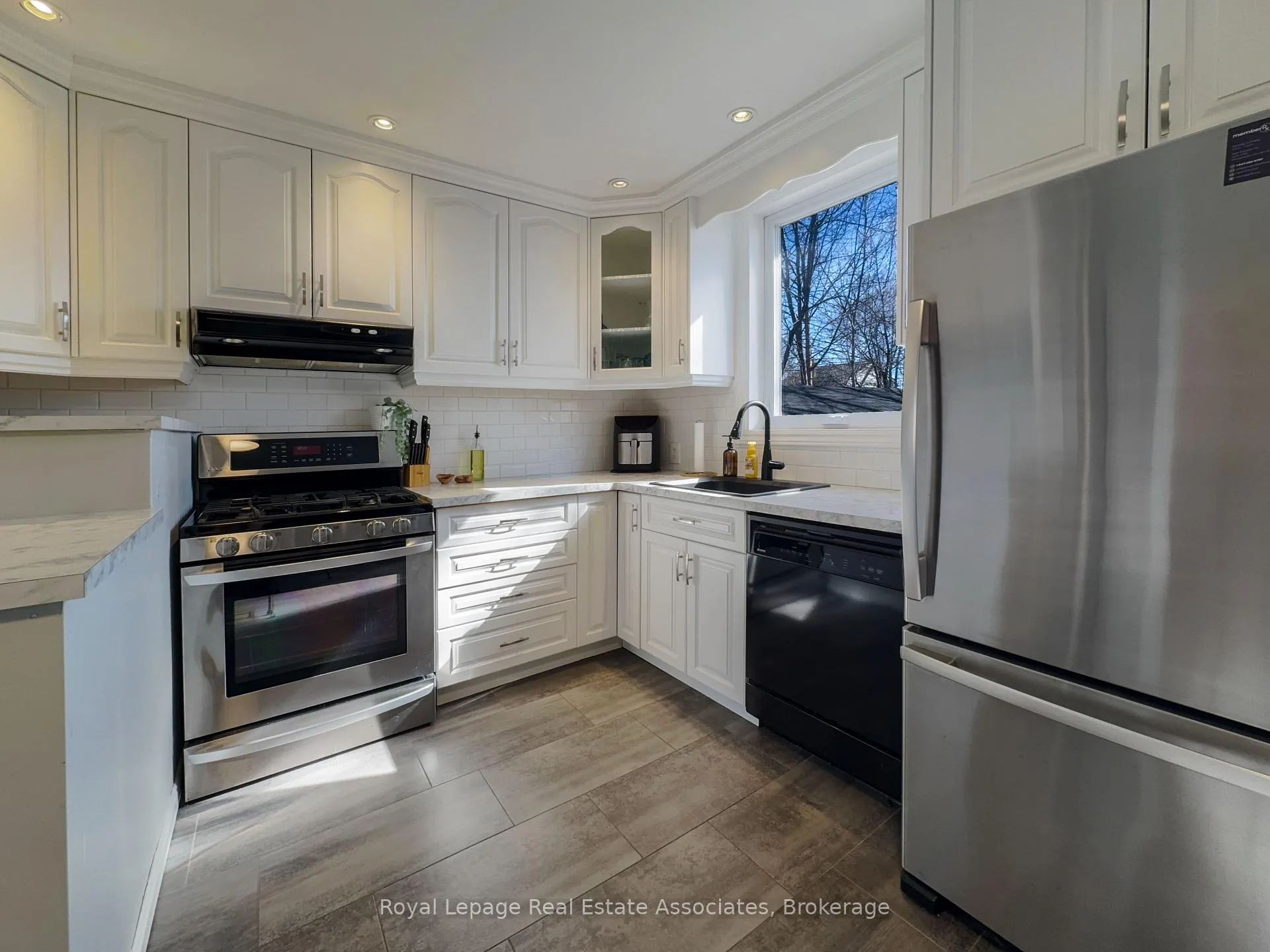 Photo 9 of 181 East 13th Street, Hamilton, Inch Park — HOMEH
