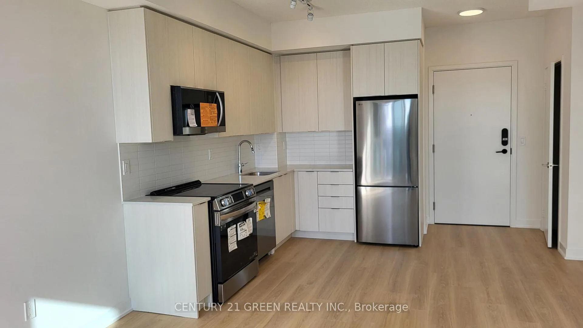 Photo 5 of Unit 908, 225 Malta Avenue, Brampton, Fletcher's Creek South — HOMEH