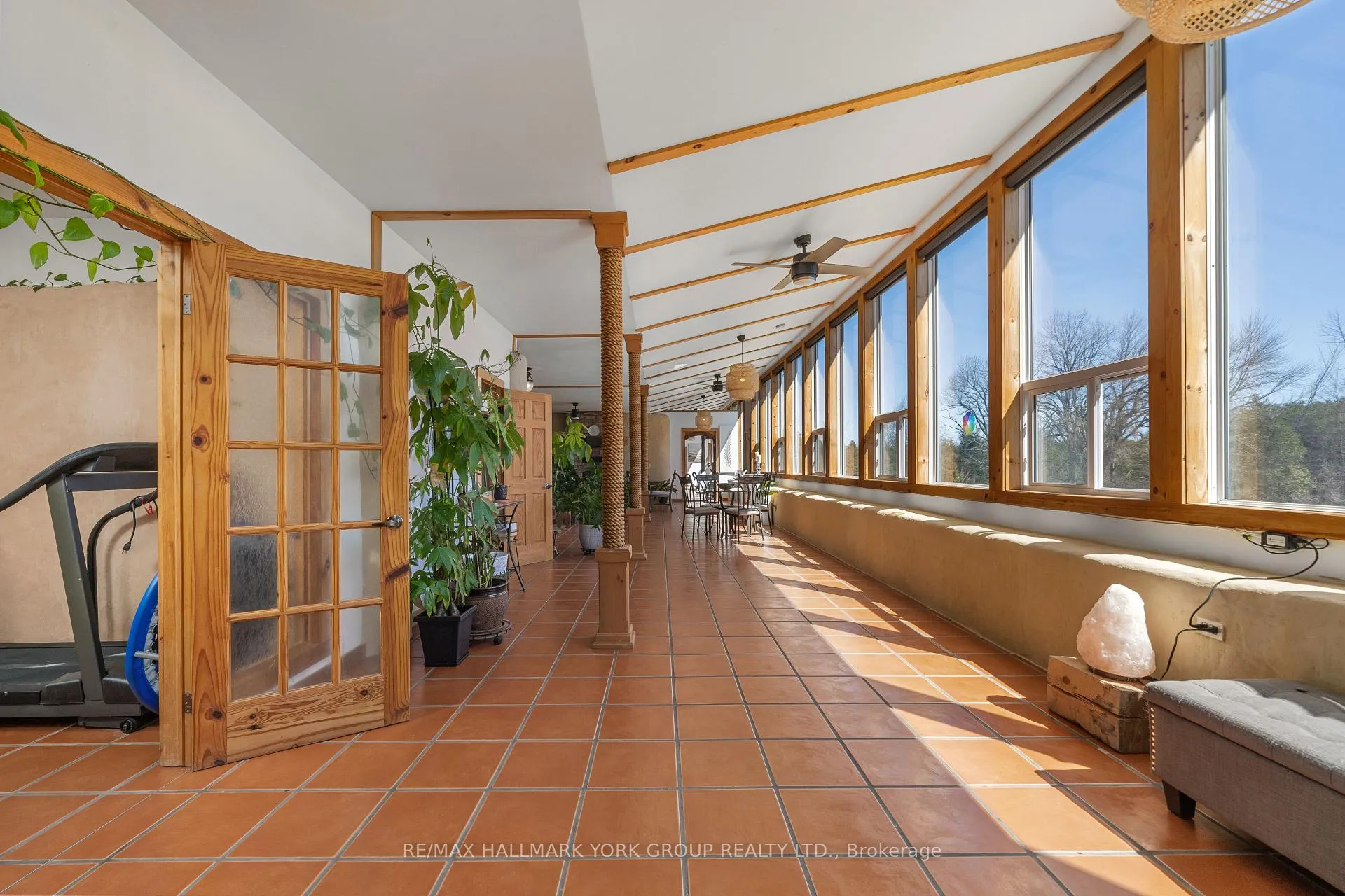 Photo of 1375 Queensborough Road