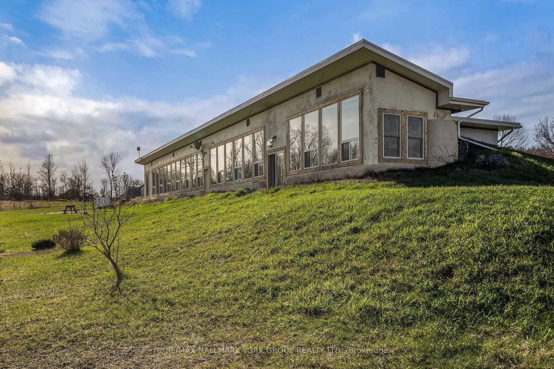 Photo 2 of 1375 Queensborough Road, Tweed, Elzevir (Twp) — HOMEH