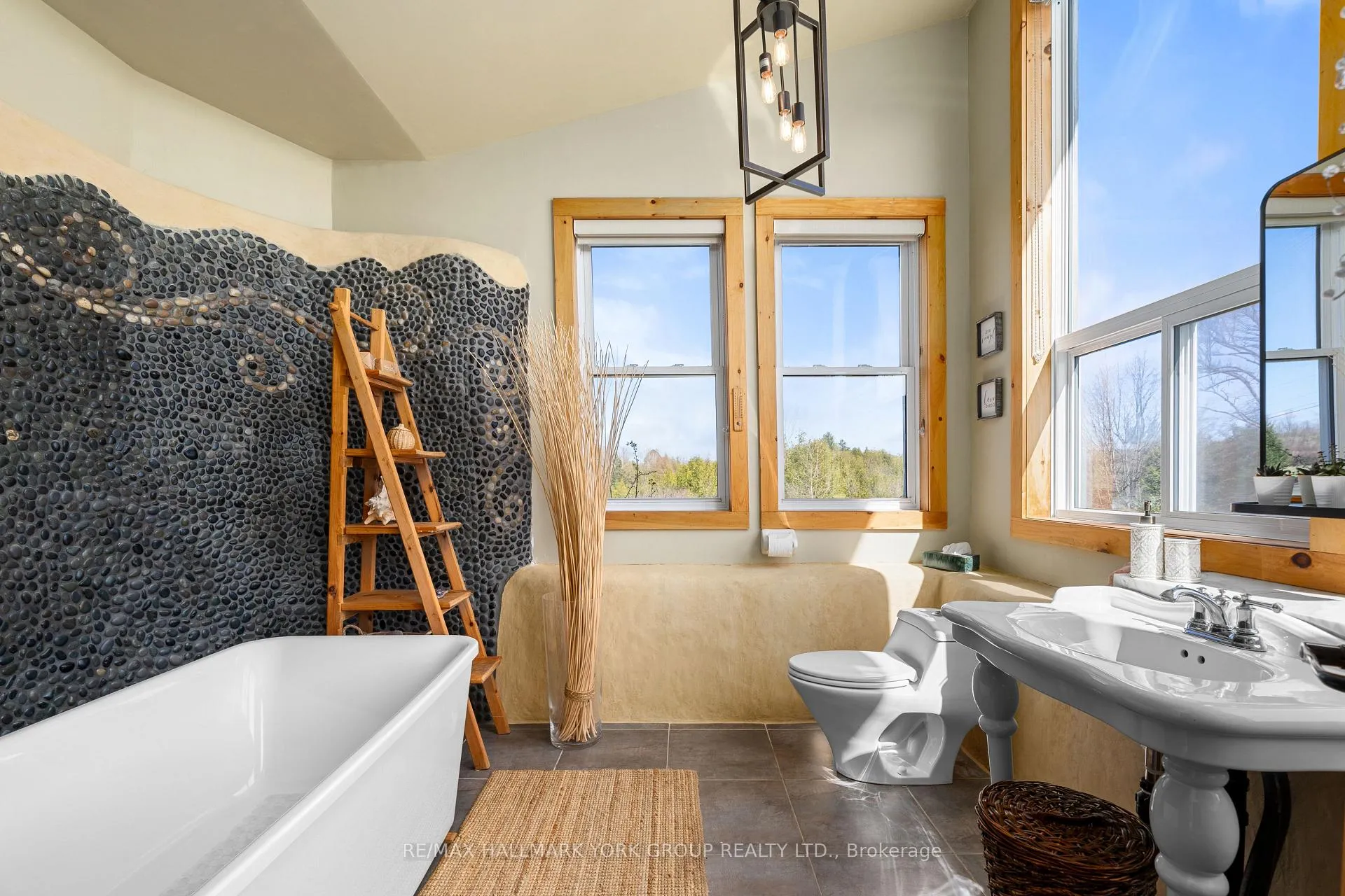 Photo 21 of 1375 Queensborough Road, Tweed, Elzevir (Twp) — HOMEH
