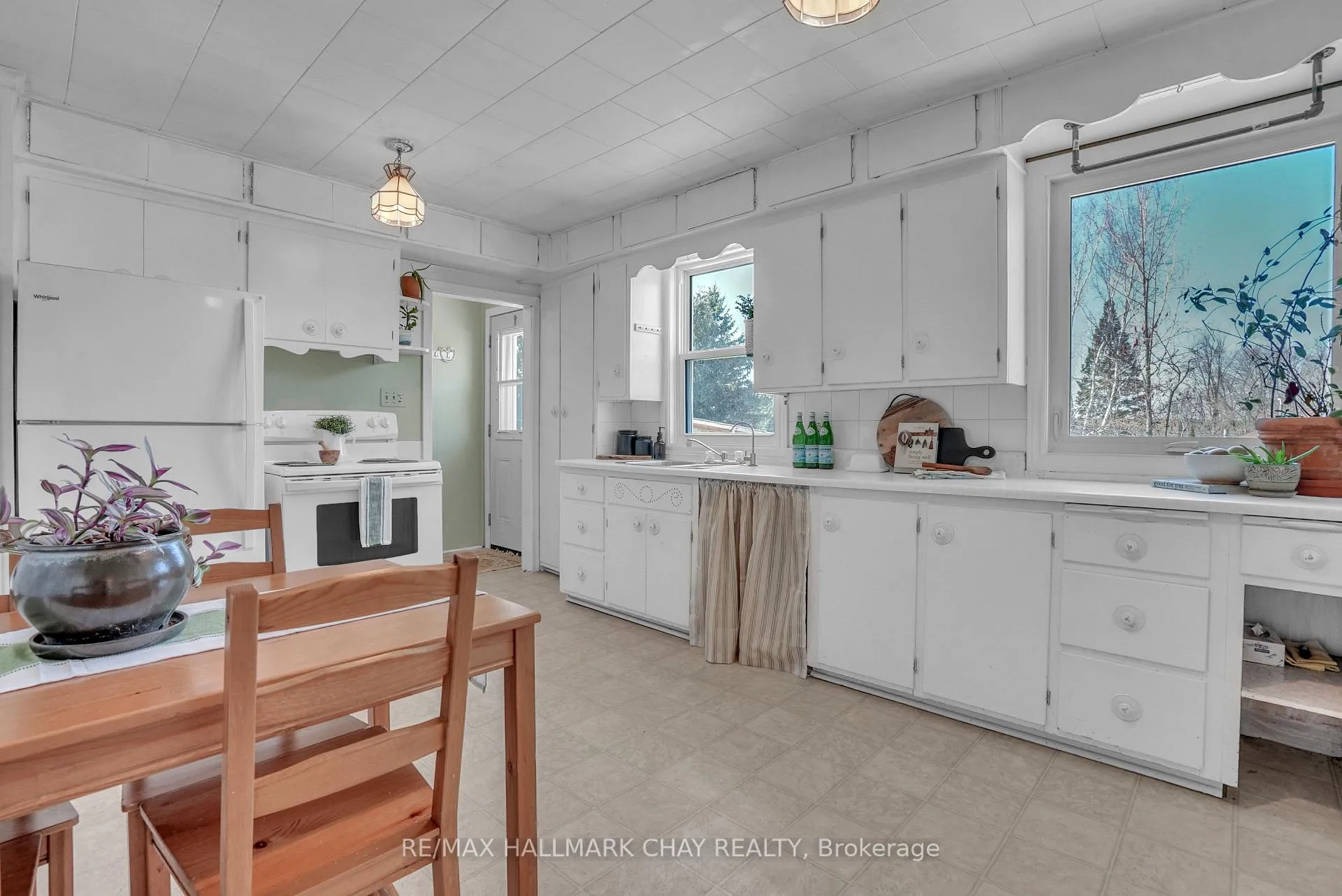 Photo 5 of 26 King Street S, Innisfil, Cookstown — HOMEH