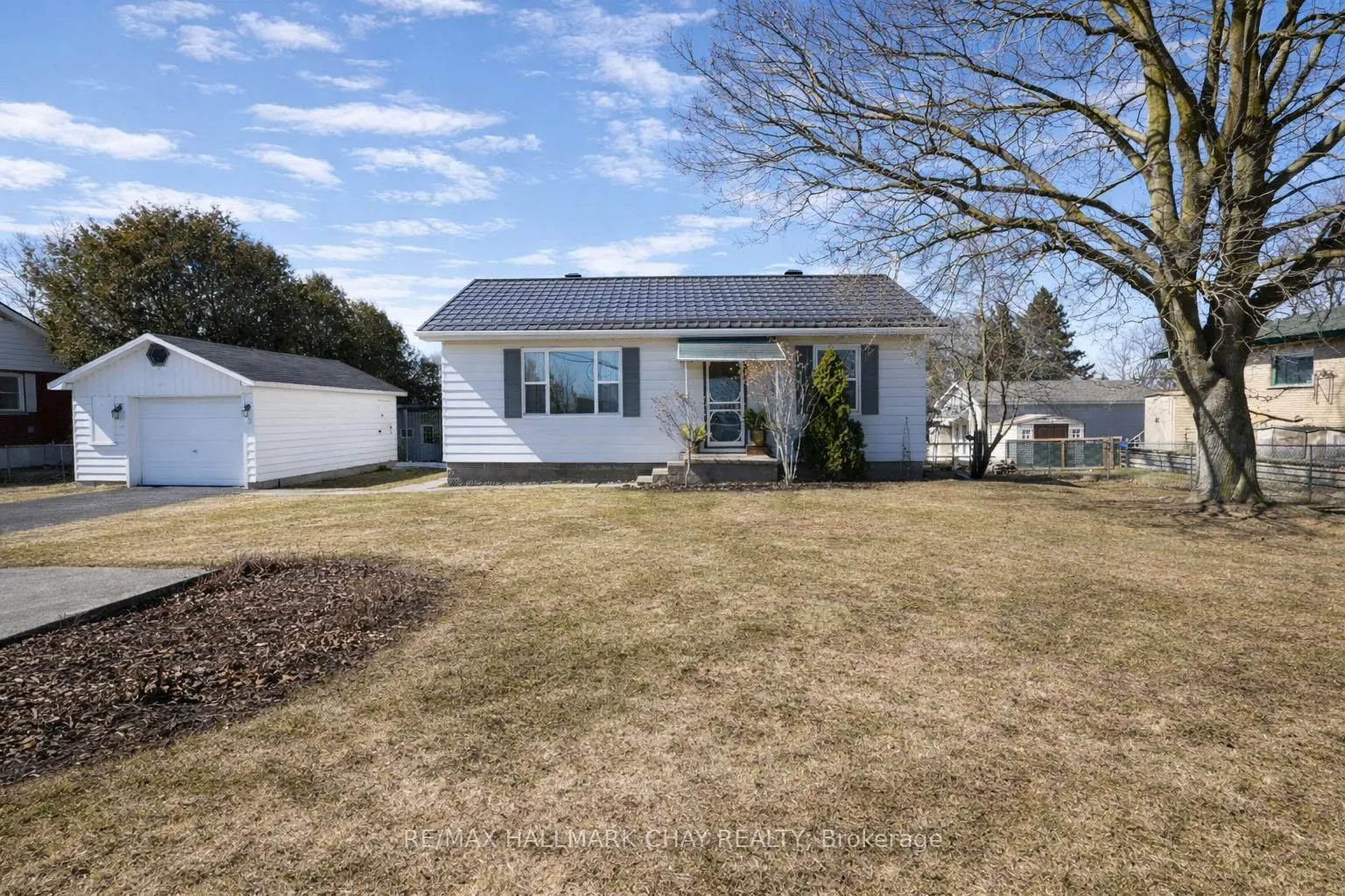 Photo 15 of 26 King Street S, Innisfil, Cookstown — HOMEH