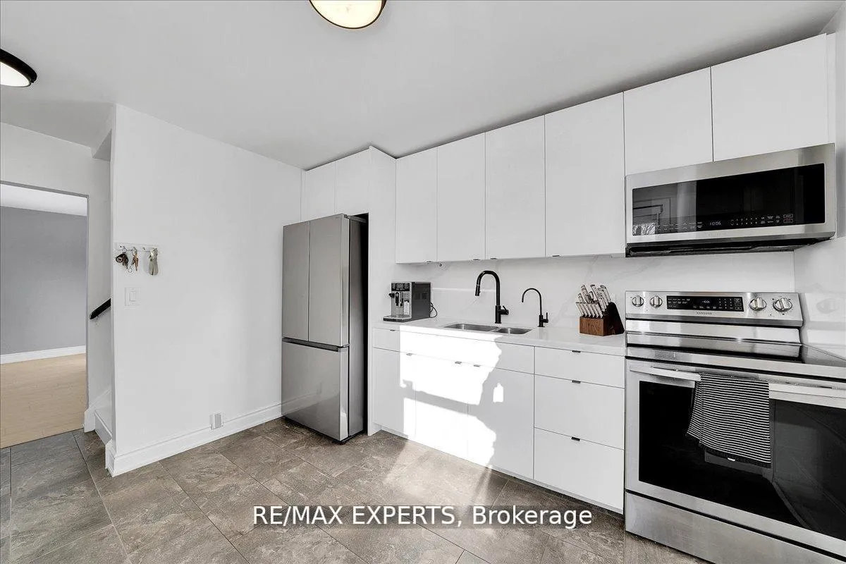 Photo 9 of 60 Anthony Road, North York, Downsview-Roding-CFB — HOMEH
