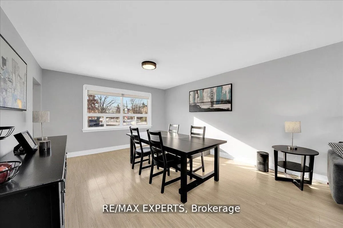 Photo 13 of 60 Anthony Road, North York, Downsview-Roding-CFB — HOMEH