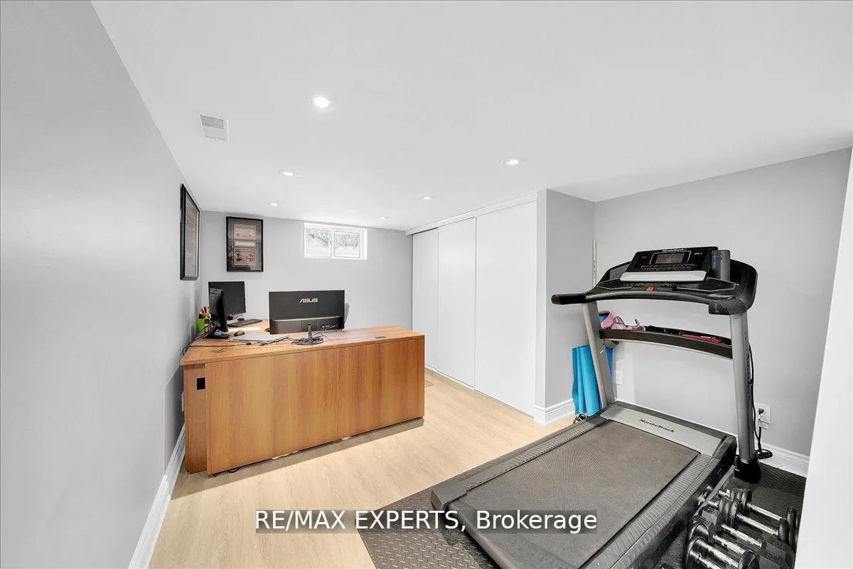 Photo 20 of 60 Anthony Road, North York, Downsview-Roding-CFB — HOMEH