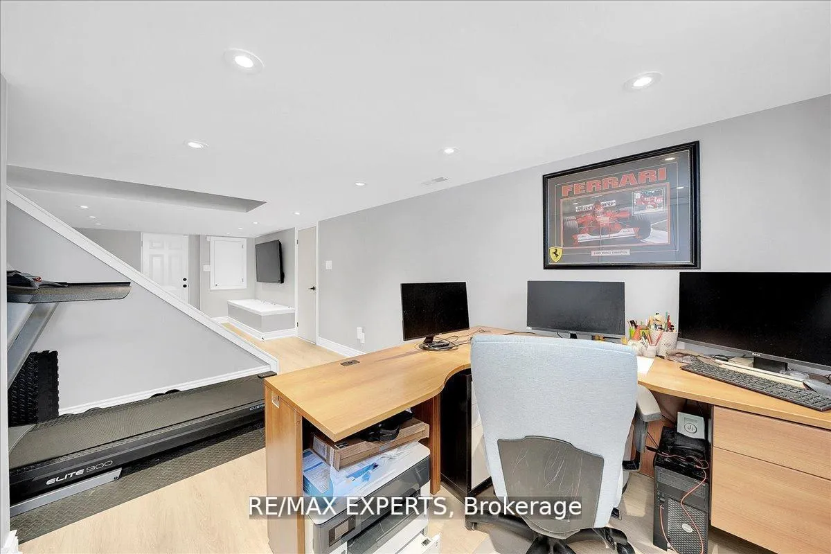 Photo 21 of 60 Anthony Road, North York, Downsview-Roding-CFB — HOMEH