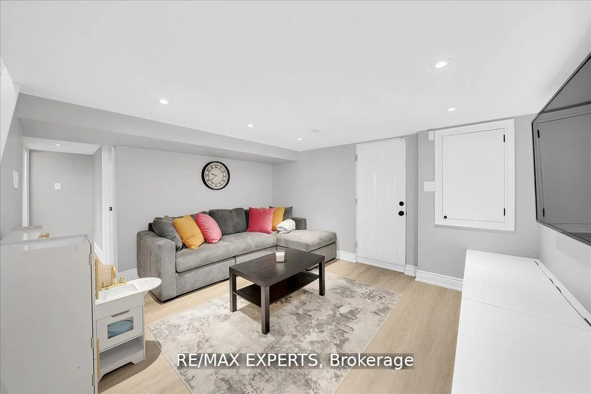 Photo 22 of 60 Anthony Road, North York, Downsview-Roding-CFB — HOMEH