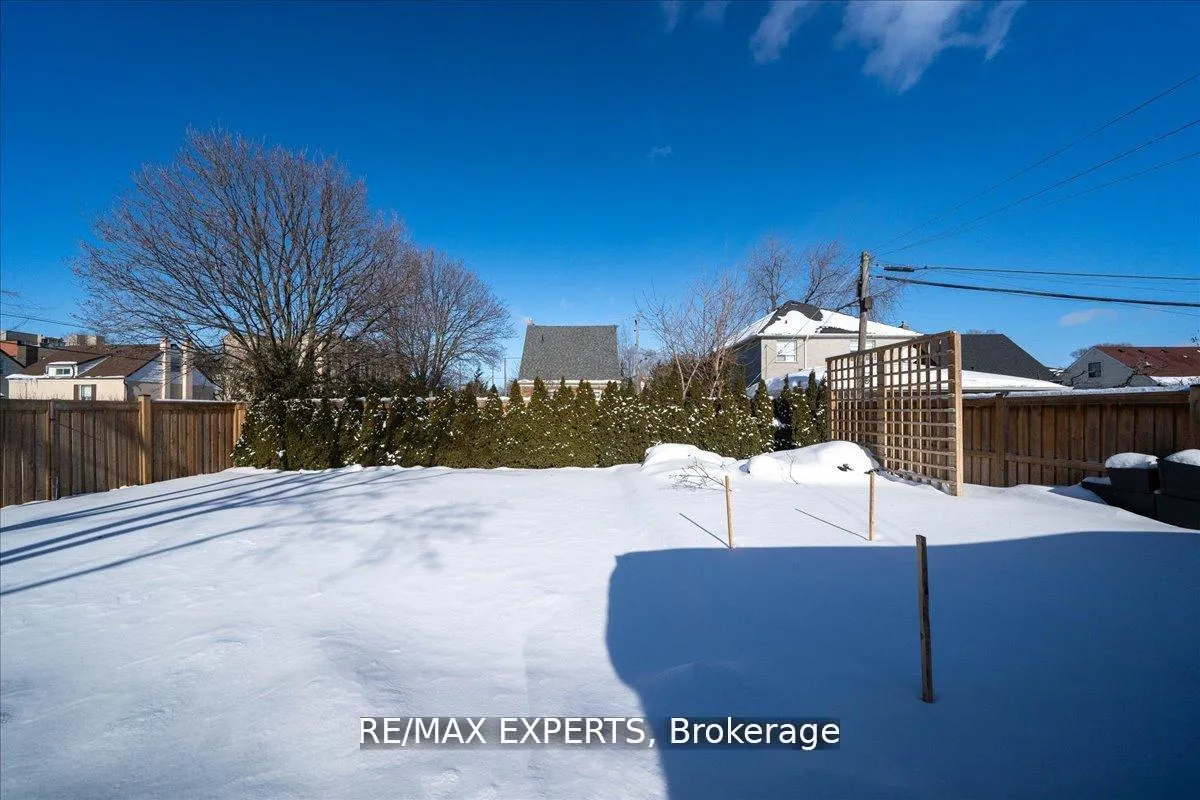 Photo 35 of 60 Anthony Road, North York, Downsview-Roding-CFB — HOMEH