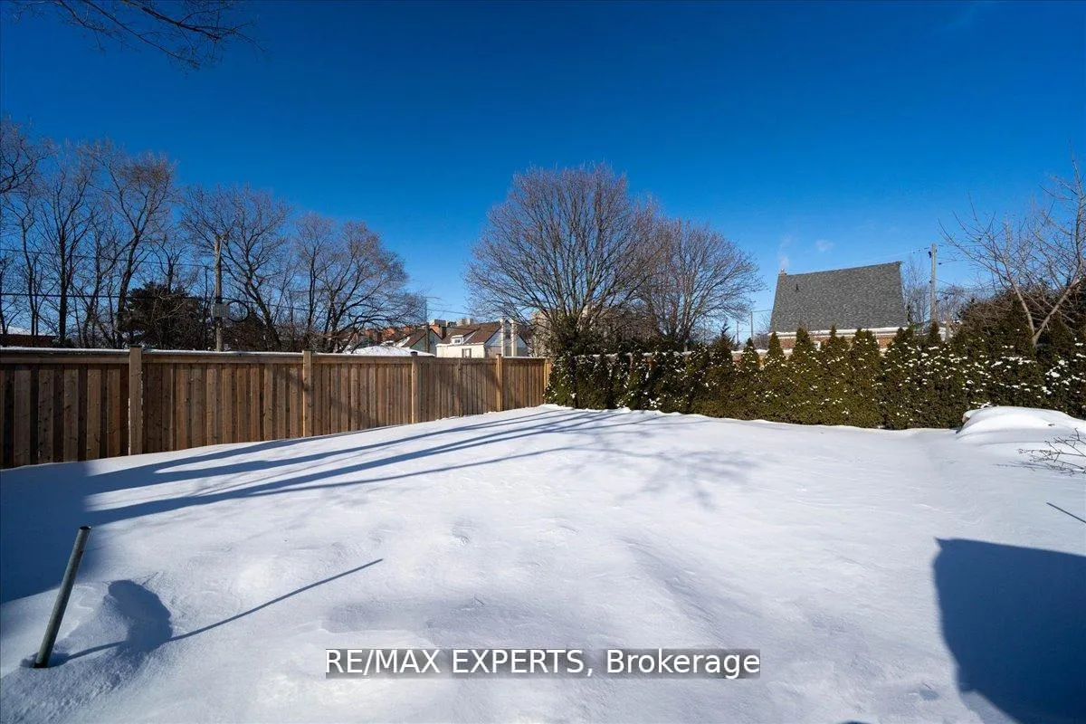 Photo 36 of 60 Anthony Road, North York, Downsview-Roding-CFB — HOMEH