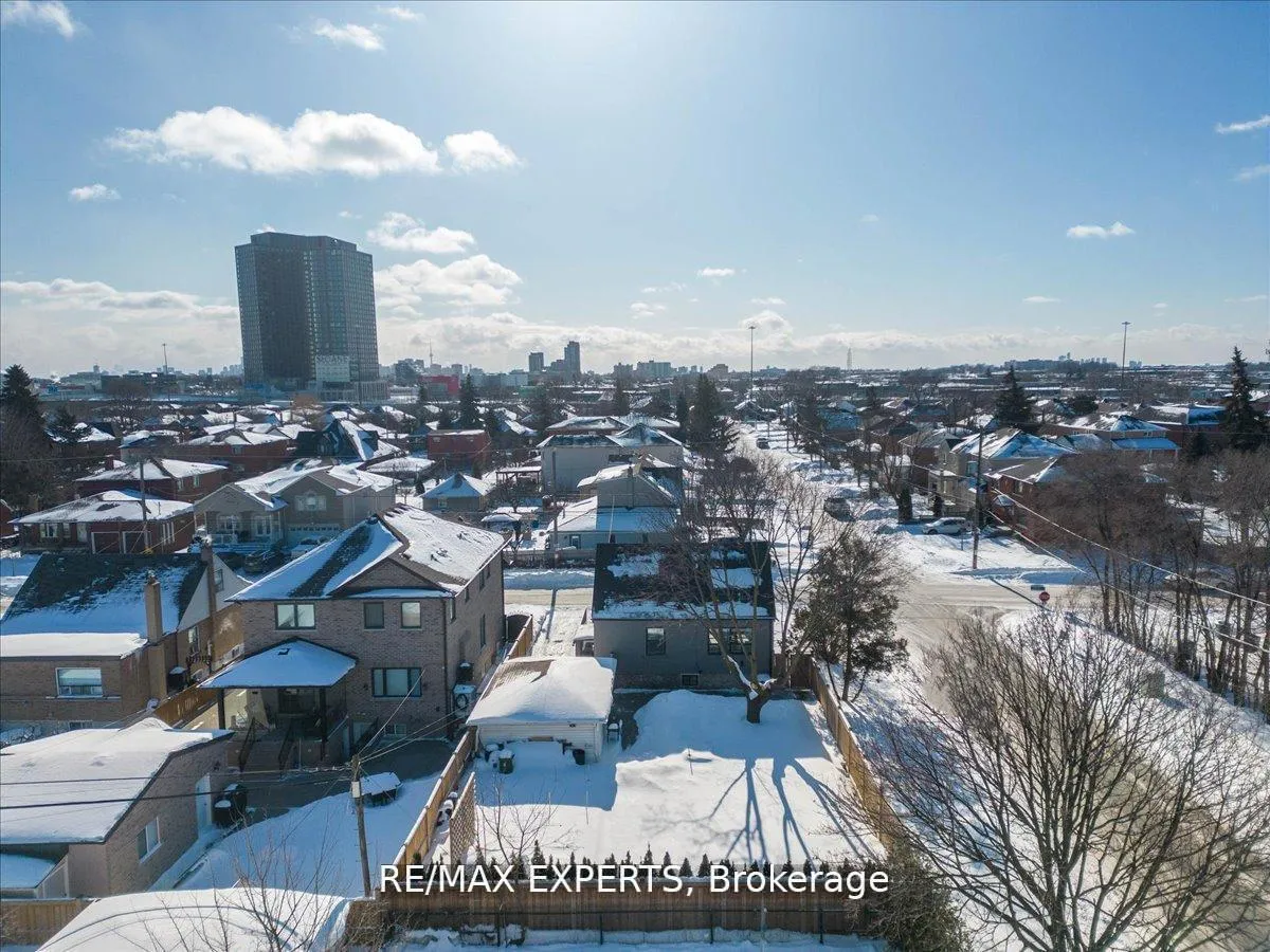 Photo 37 of 60 Anthony Road, North York, Downsview-Roding-CFB — HOMEH