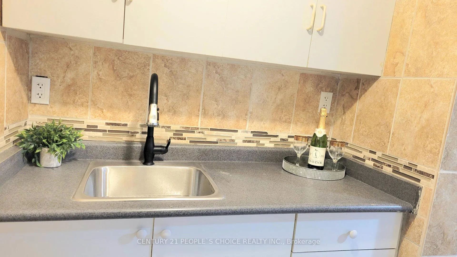Photo 11 of Unit BSMT, 23 Bruce Beer Drive, Brampton, Madoc — HOMEH