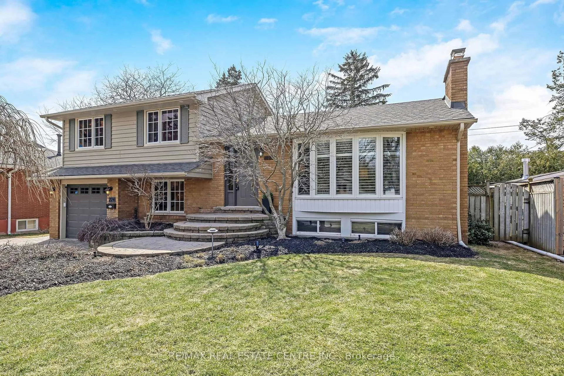 Photo 1 of 224 White Pines Drive, Burlington, Appleby — HOMEH
