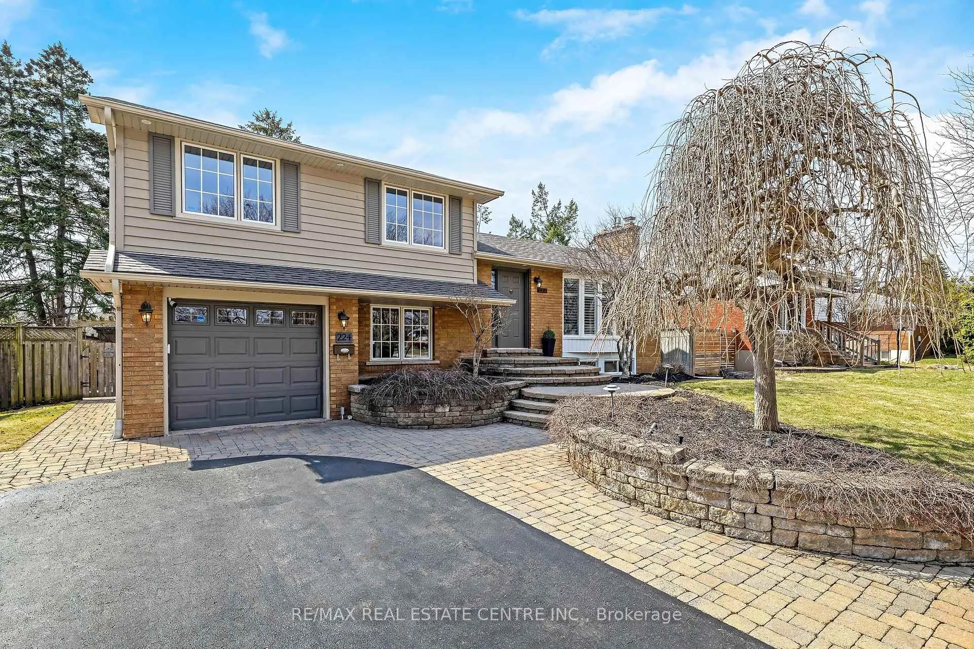 Photo 2 of 224 White Pines Drive, Burlington, Appleby — HOMEH