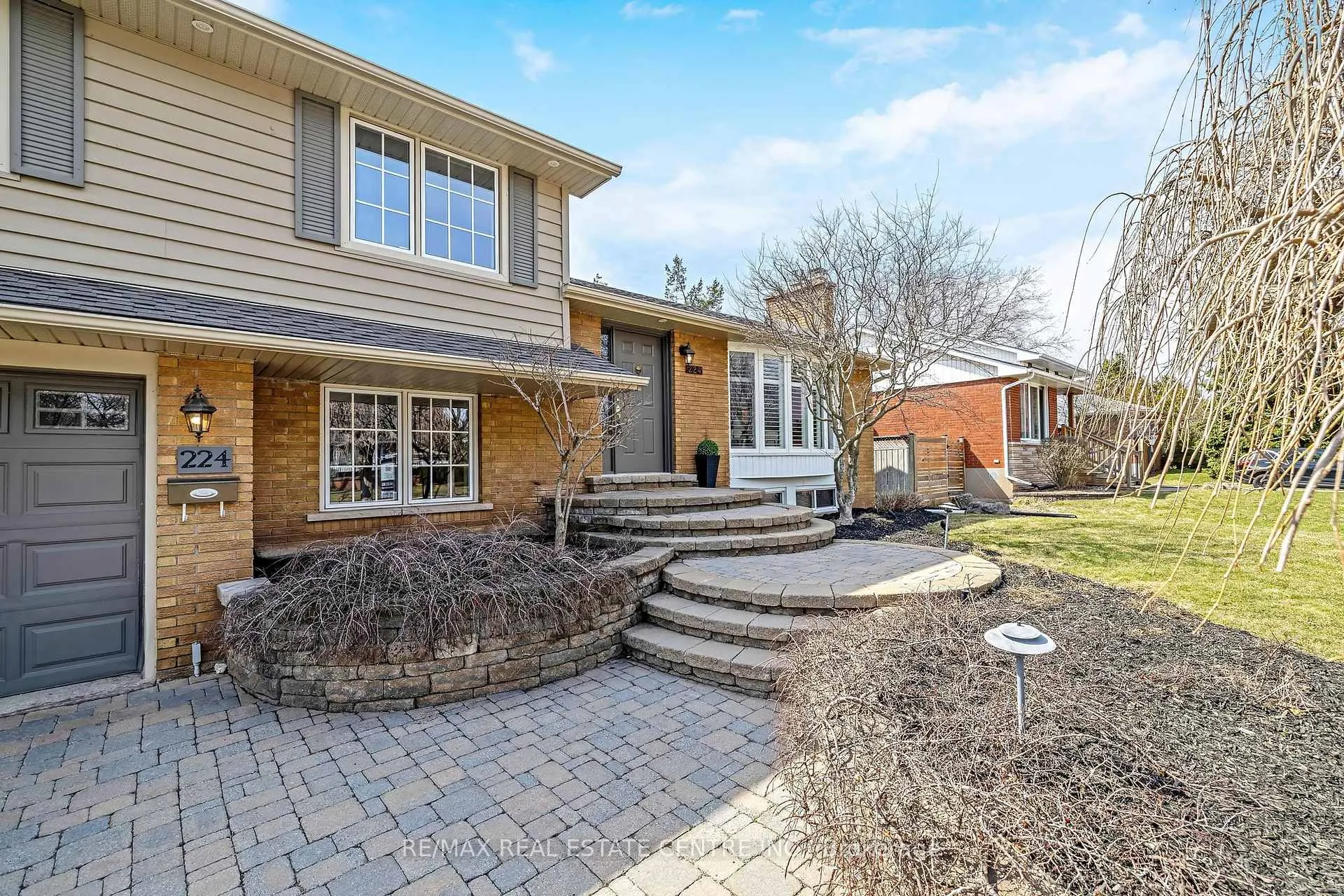 Photo 3 of 224 White Pines Drive, Burlington, Appleby — HOMEH