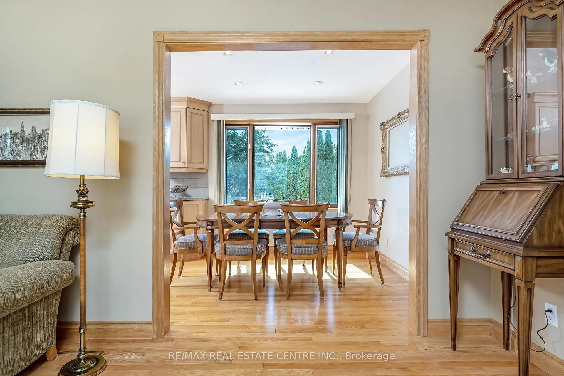 Photo 7 of 224 White Pines Drive, Burlington, Appleby — HOMEH