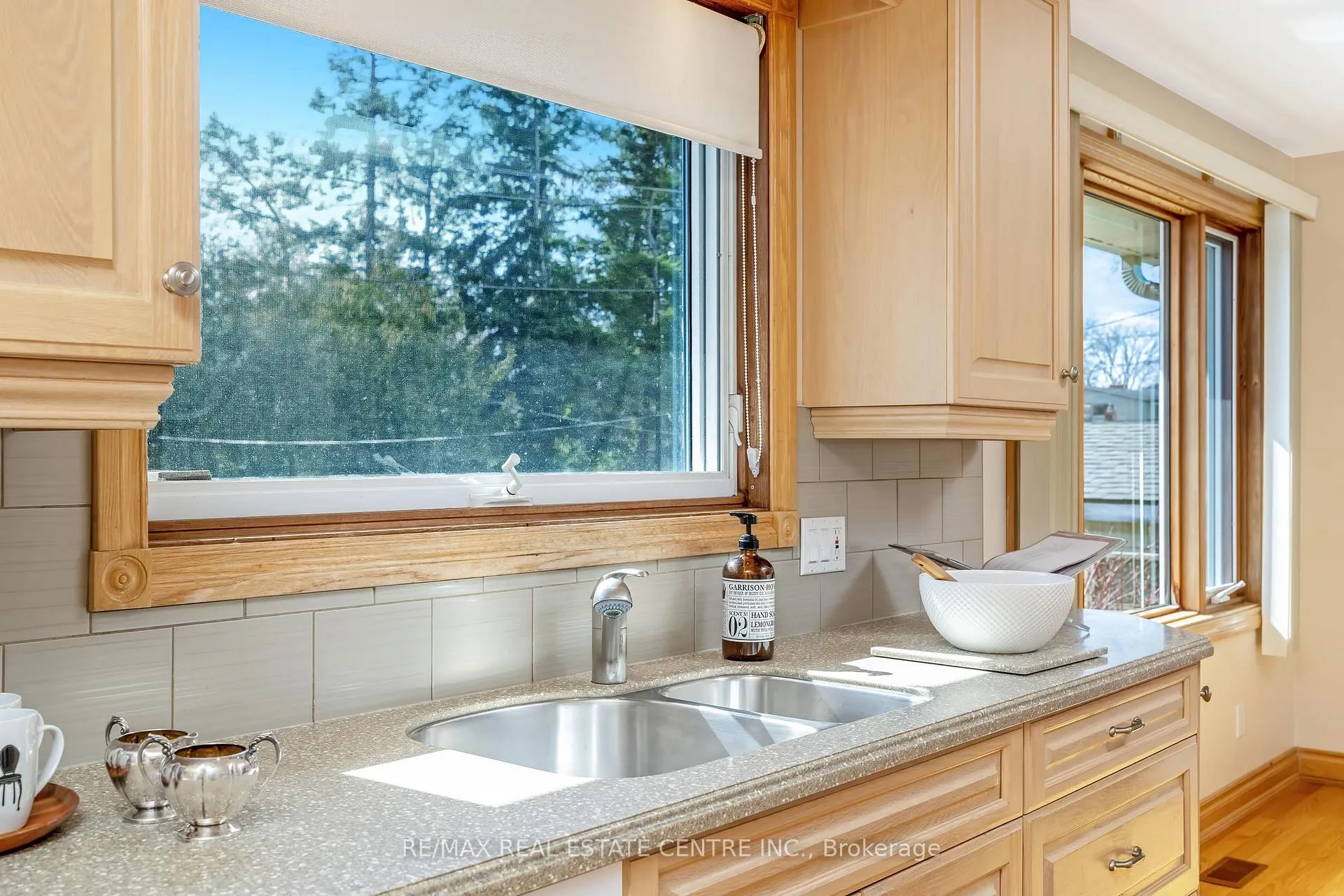 Photo 11 of 224 White Pines Drive, Burlington, Appleby — HOMEH