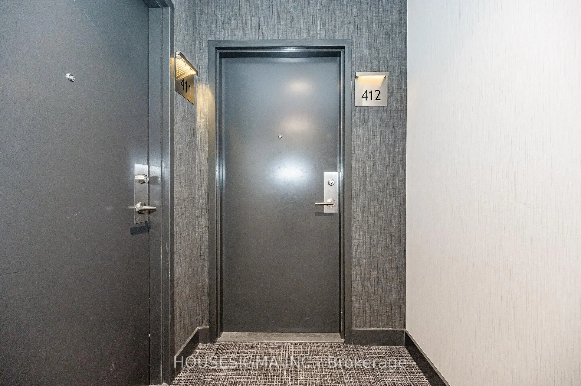 Photo 4 of Unit 412, 85 Duke Street W, Kitchener, City Commercial Core — HOMEH