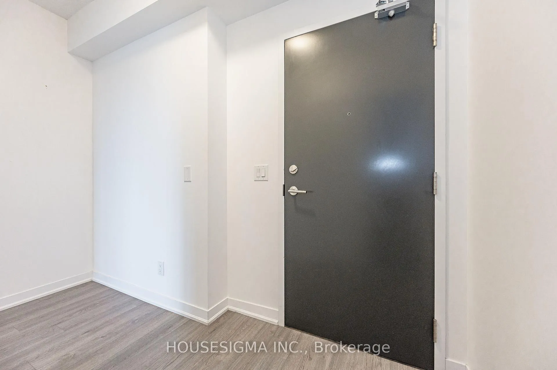 Photo 5 of Unit 412, 85 Duke Street W, Kitchener, City Commercial Core — HOMEH