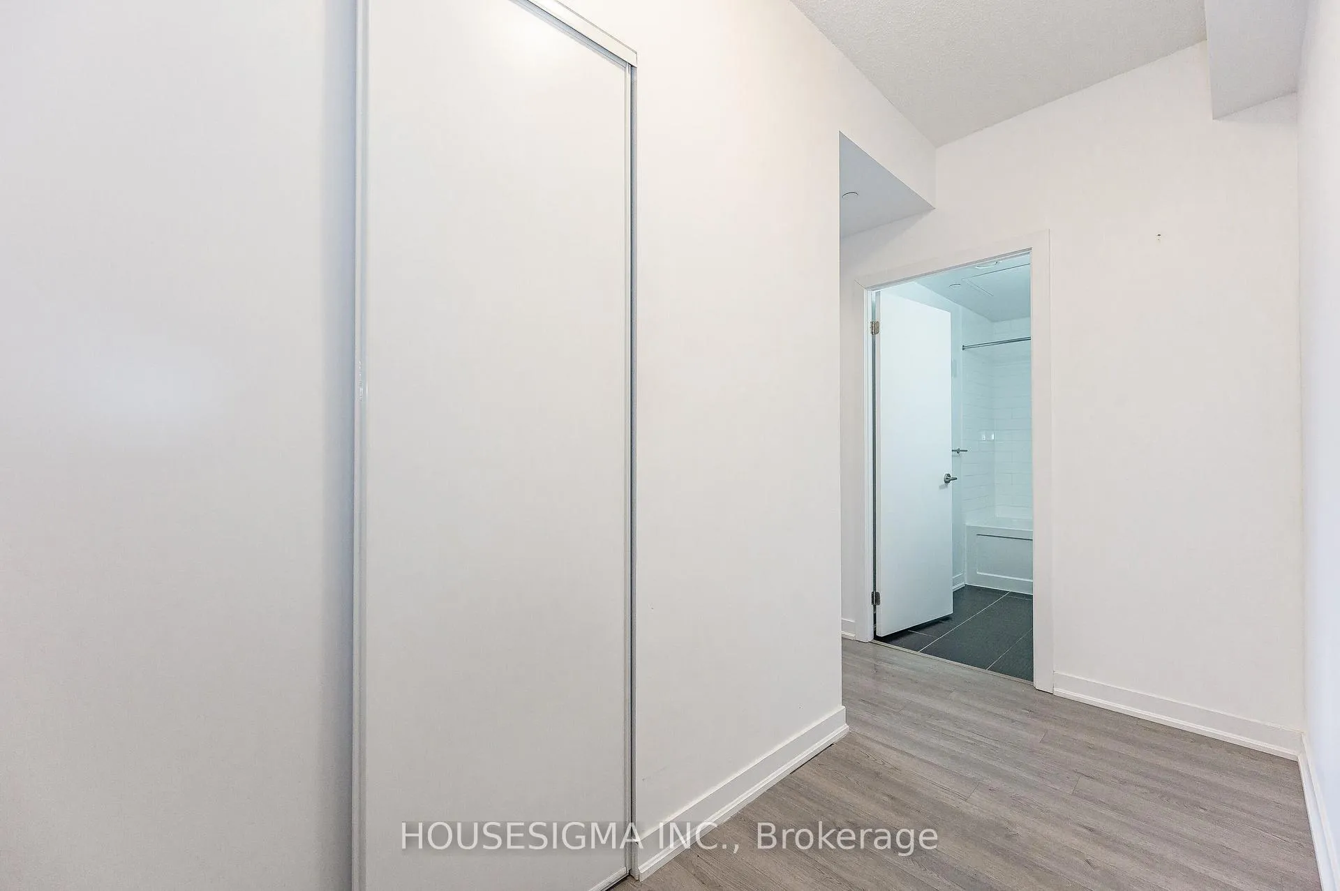 Photo 6 of Unit 412, 85 Duke Street W, Kitchener, City Commercial Core — HOMEH