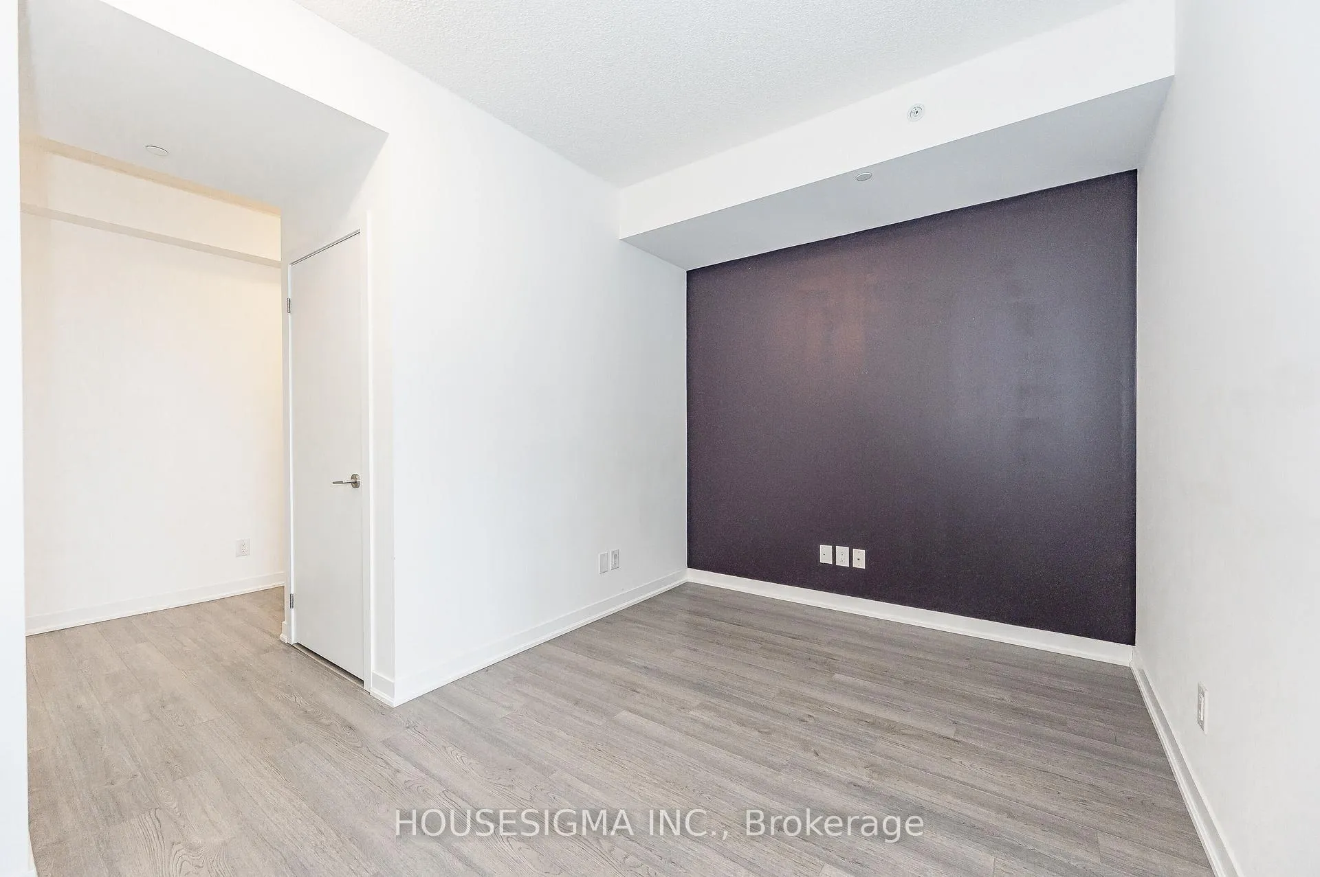 Photo 9 of Unit 412, 85 Duke Street W, Kitchener, City Commercial Core — HOMEH