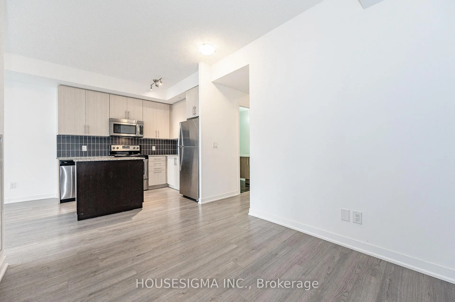 Photo 10 of Unit 412, 85 Duke Street W, Kitchener, City Commercial Core — HOMEH
