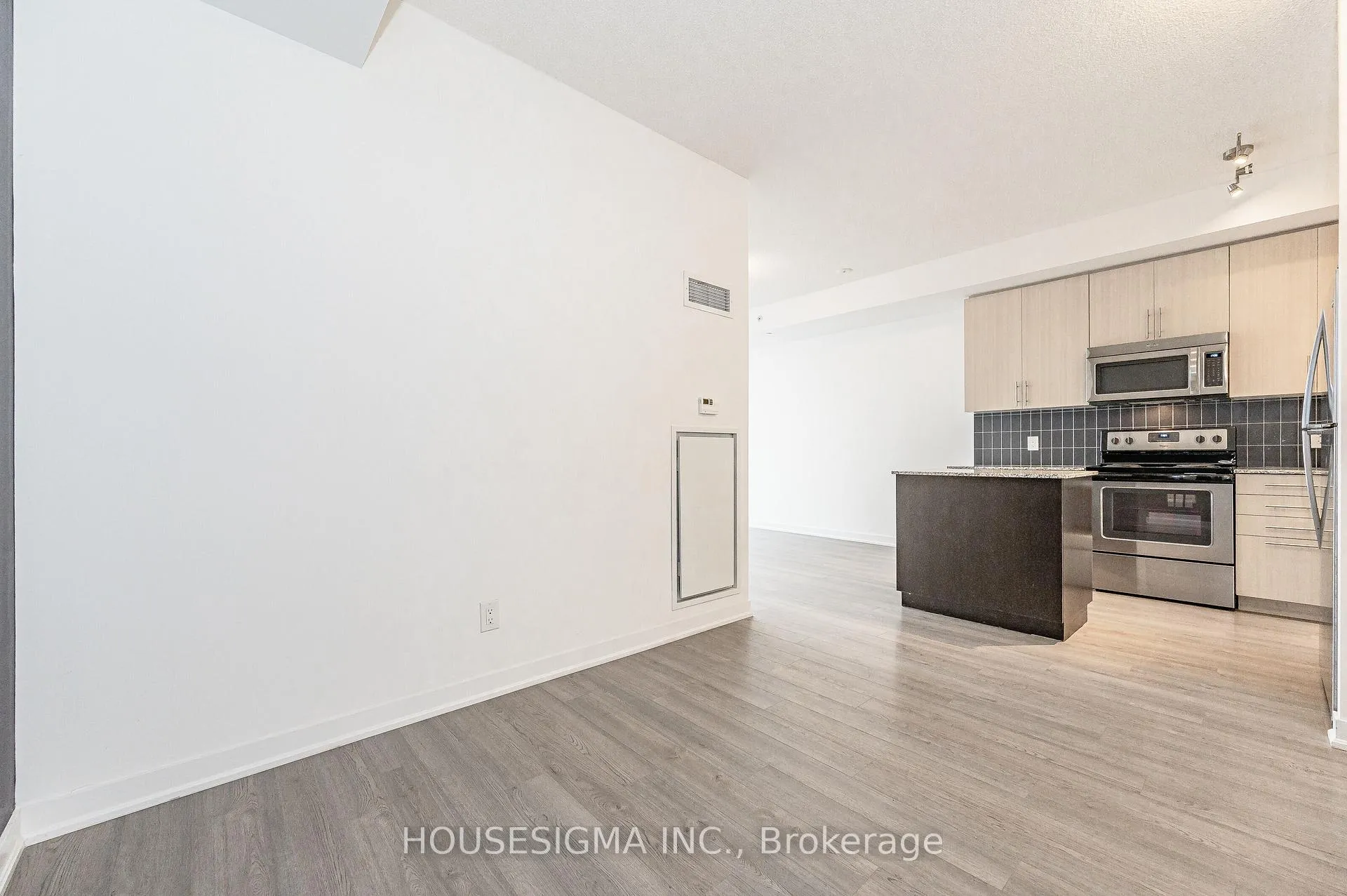 Photo 11 of Unit 412, 85 Duke Street W, Kitchener, City Commercial Core — HOMEH