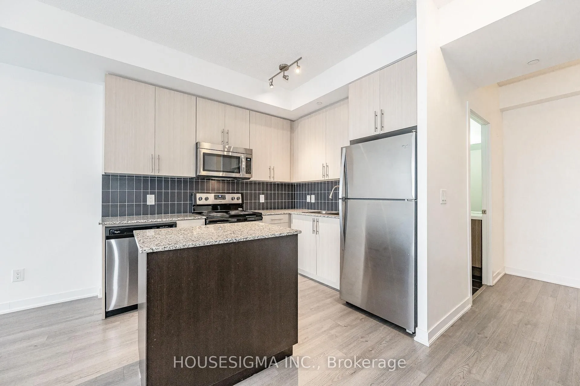 Photo 12 of Unit 412, 85 Duke Street W, Kitchener, City Commercial Core — HOMEH