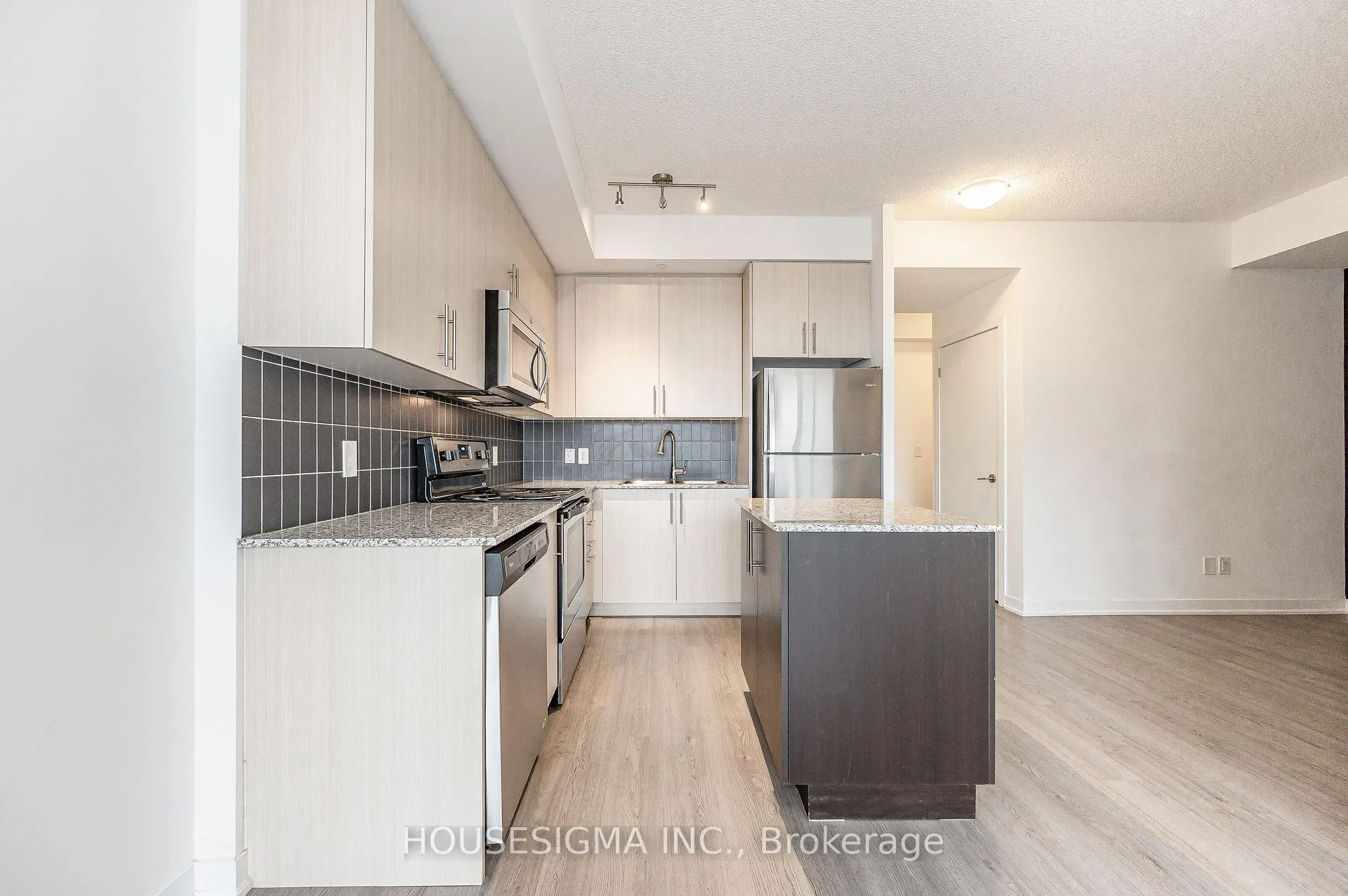 Photo 13 of Unit 412, 85 Duke Street W, Kitchener, City Commercial Core — HOMEH