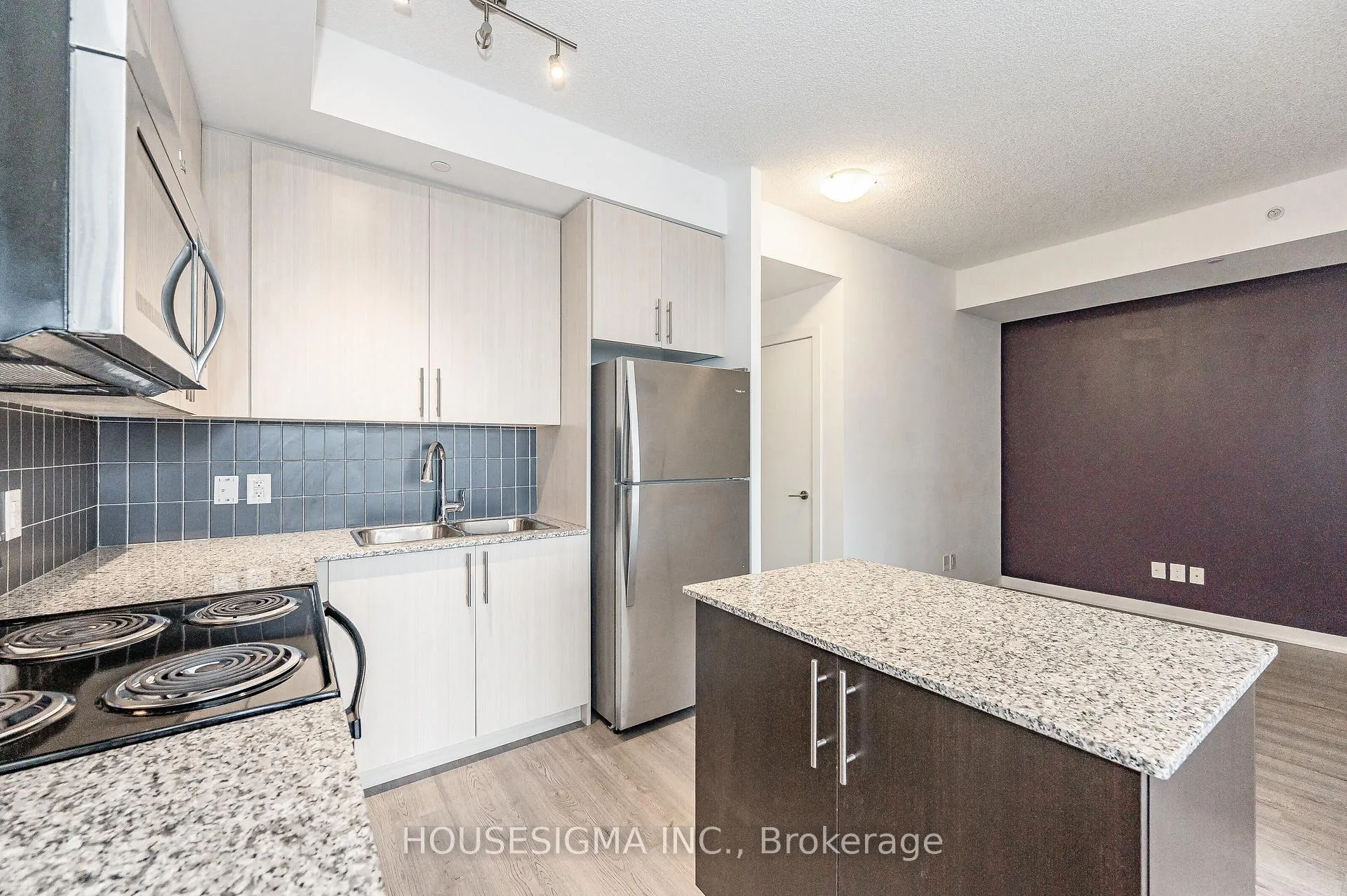 Photo 15 of Unit 412, 85 Duke Street W, Kitchener, City Commercial Core — HOMEH
