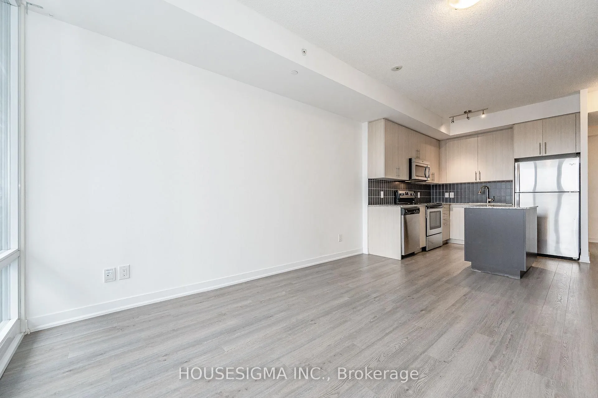 Photo 21 of Unit 412, 85 Duke Street W, Kitchener, City Commercial Core — HOMEH