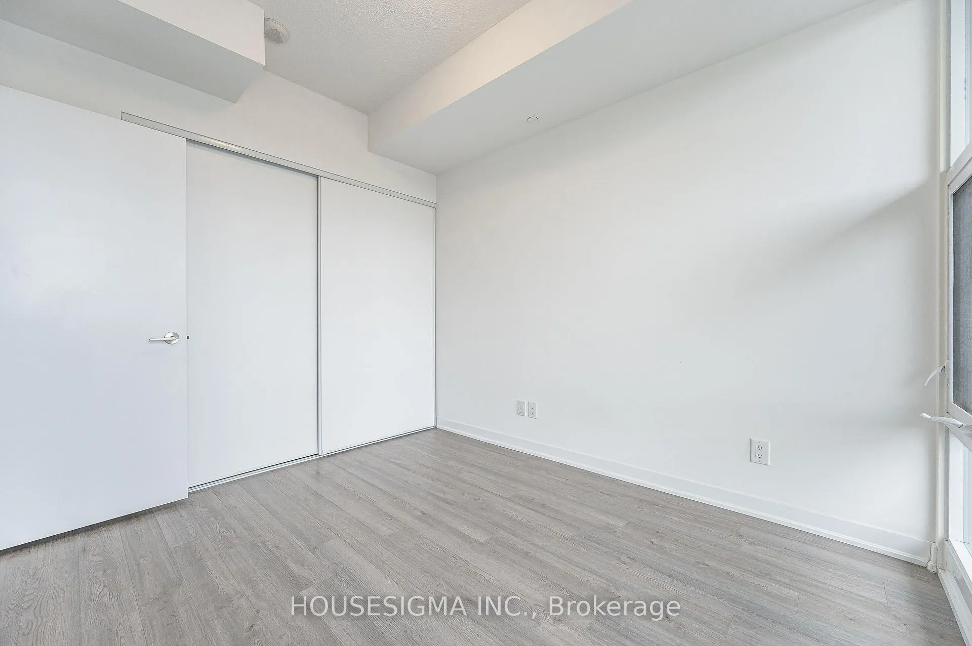 Photo 25 of Unit 412, 85 Duke Street W, Kitchener, City Commercial Core — HOMEH