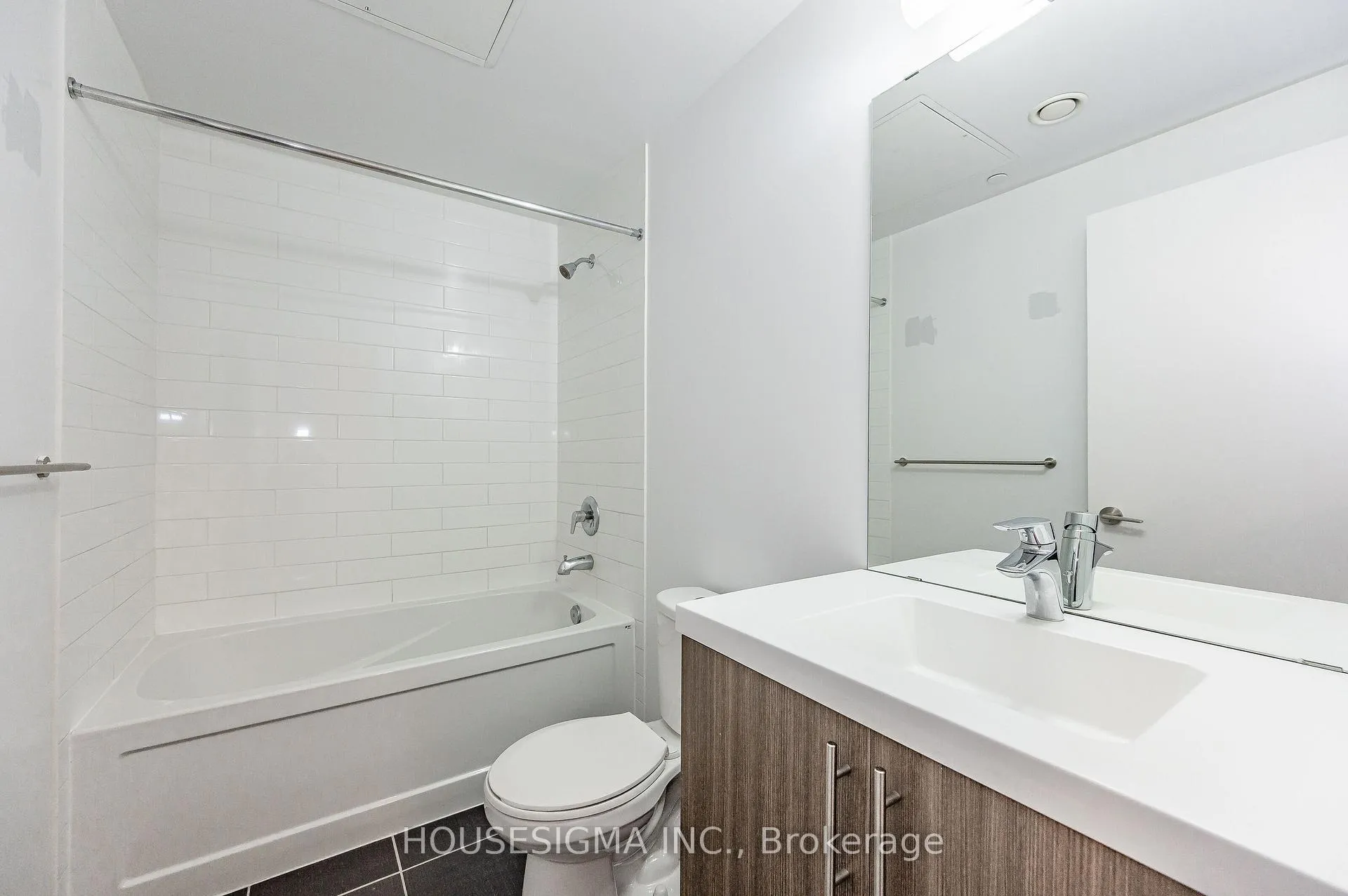 Photo 26 of Unit 412, 85 Duke Street W, Kitchener, City Commercial Core — HOMEH