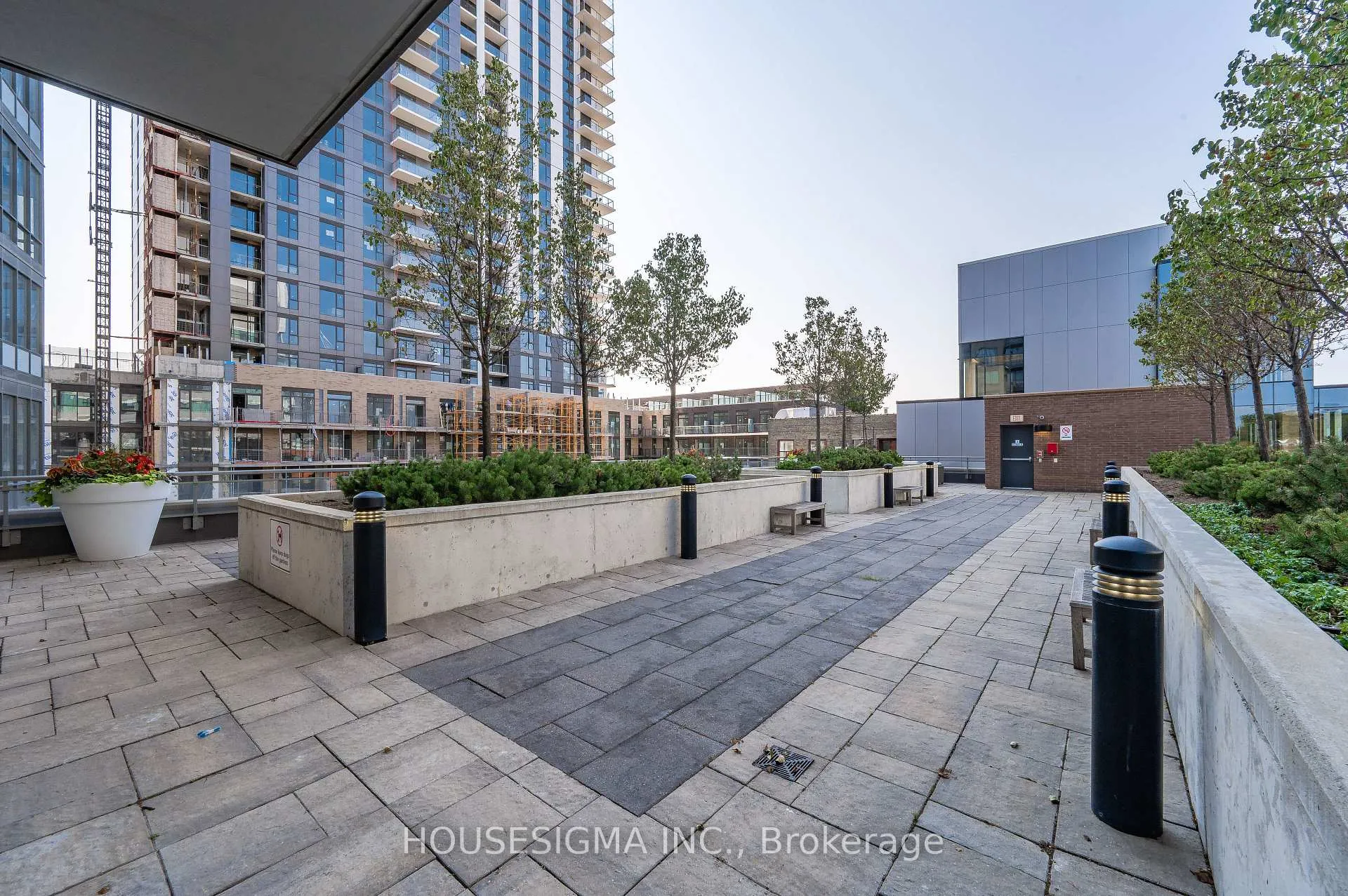 Photo 46 of Unit 412, 85 Duke Street W, Kitchener, City Commercial Core — HOMEH