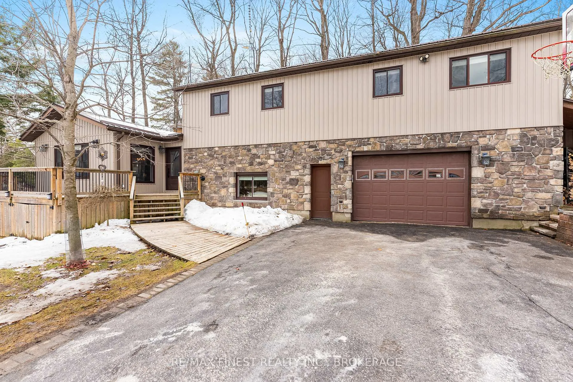 Photo 4 of 2159 Eel Bay Road, Frontenac, Frontenac South — HOMEH