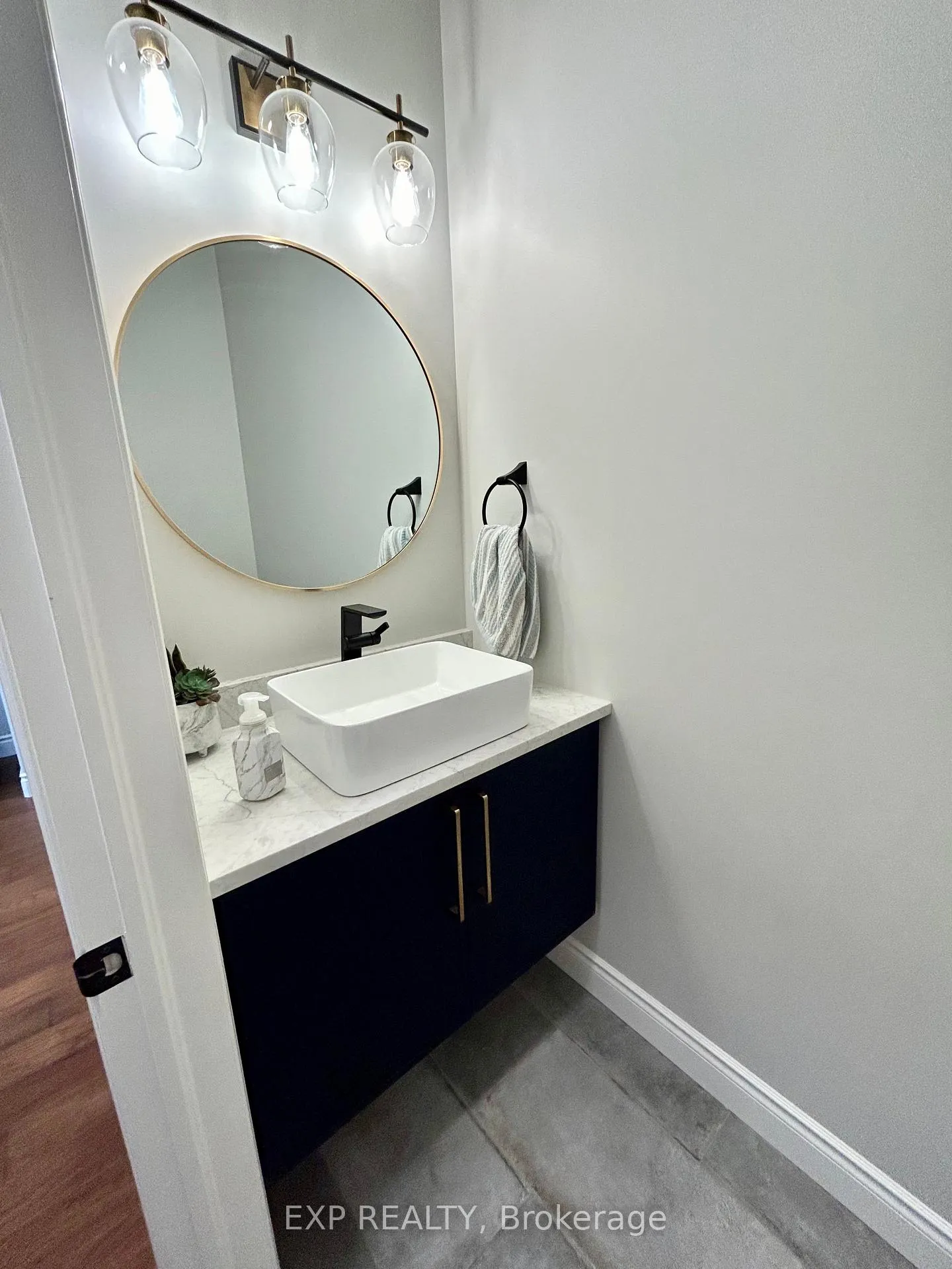 Photo 20 of 18 Mavety Court, Belleville, Thurlow Ward — HOMEH