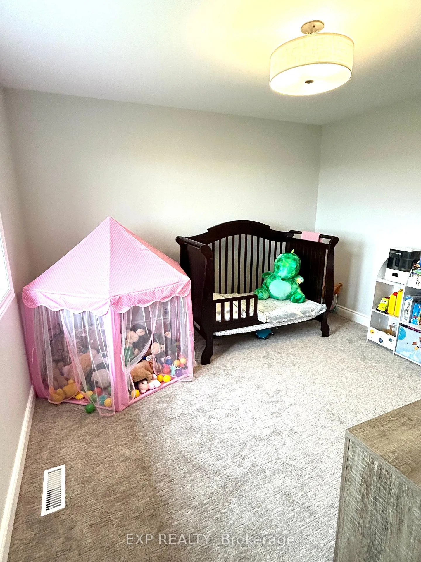 Photo 37 of 18 Mavety Court, Belleville, Thurlow Ward — HOMEH