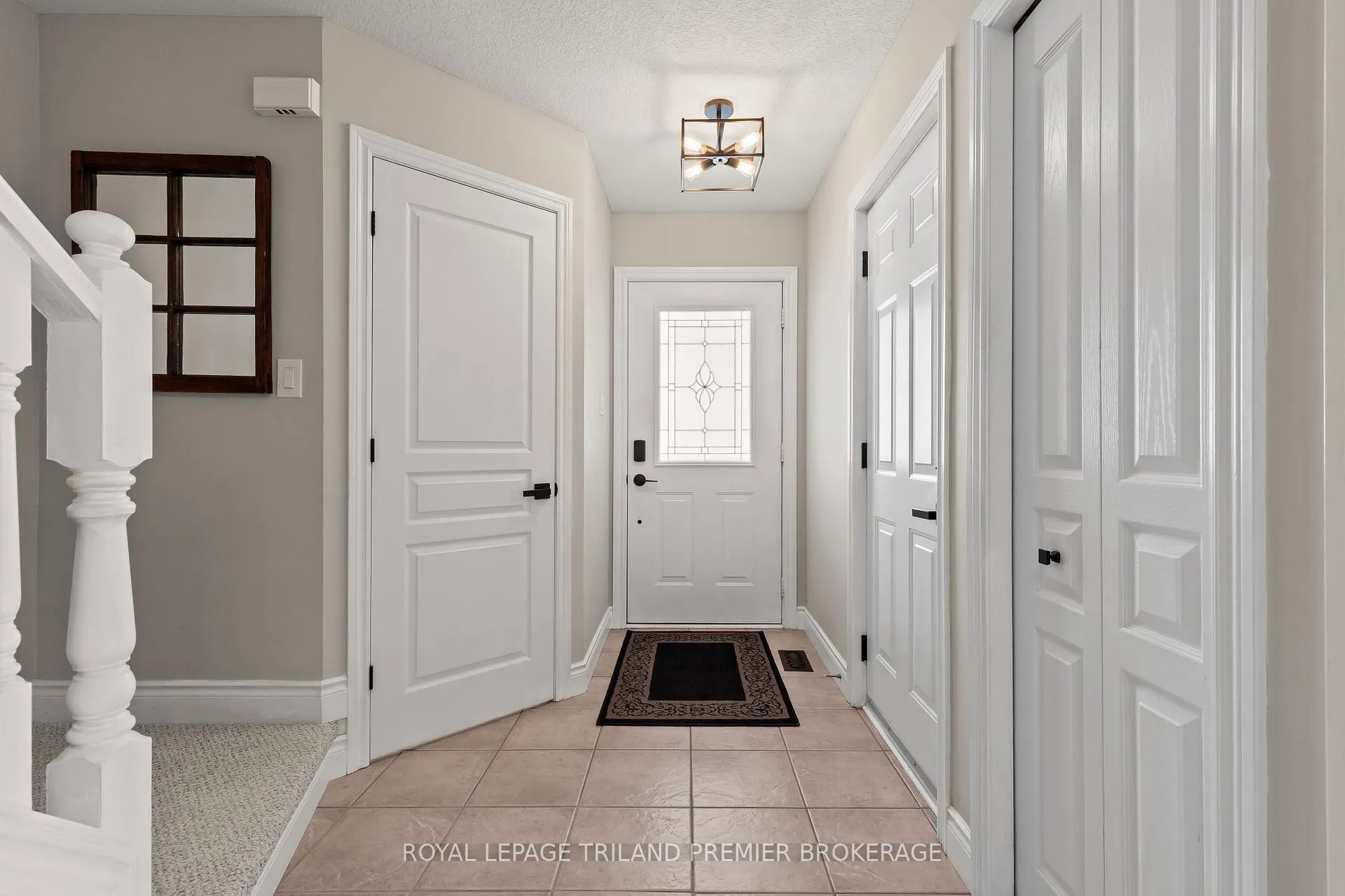 Photo 4 of 213 Crimson Crescent, London, East P — HOMEH