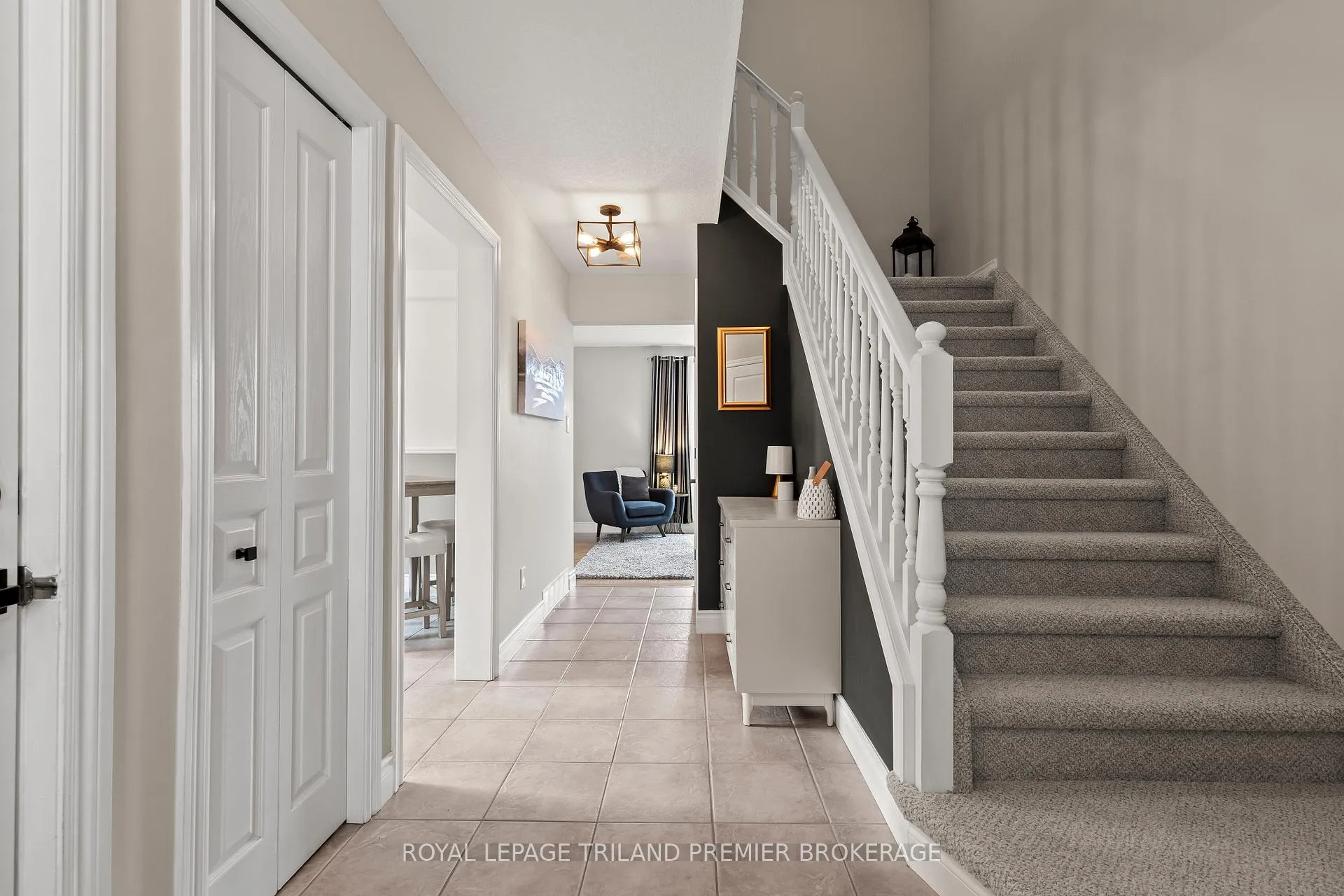 Photo 5 of 213 Crimson Crescent, London, East P — HOMEH