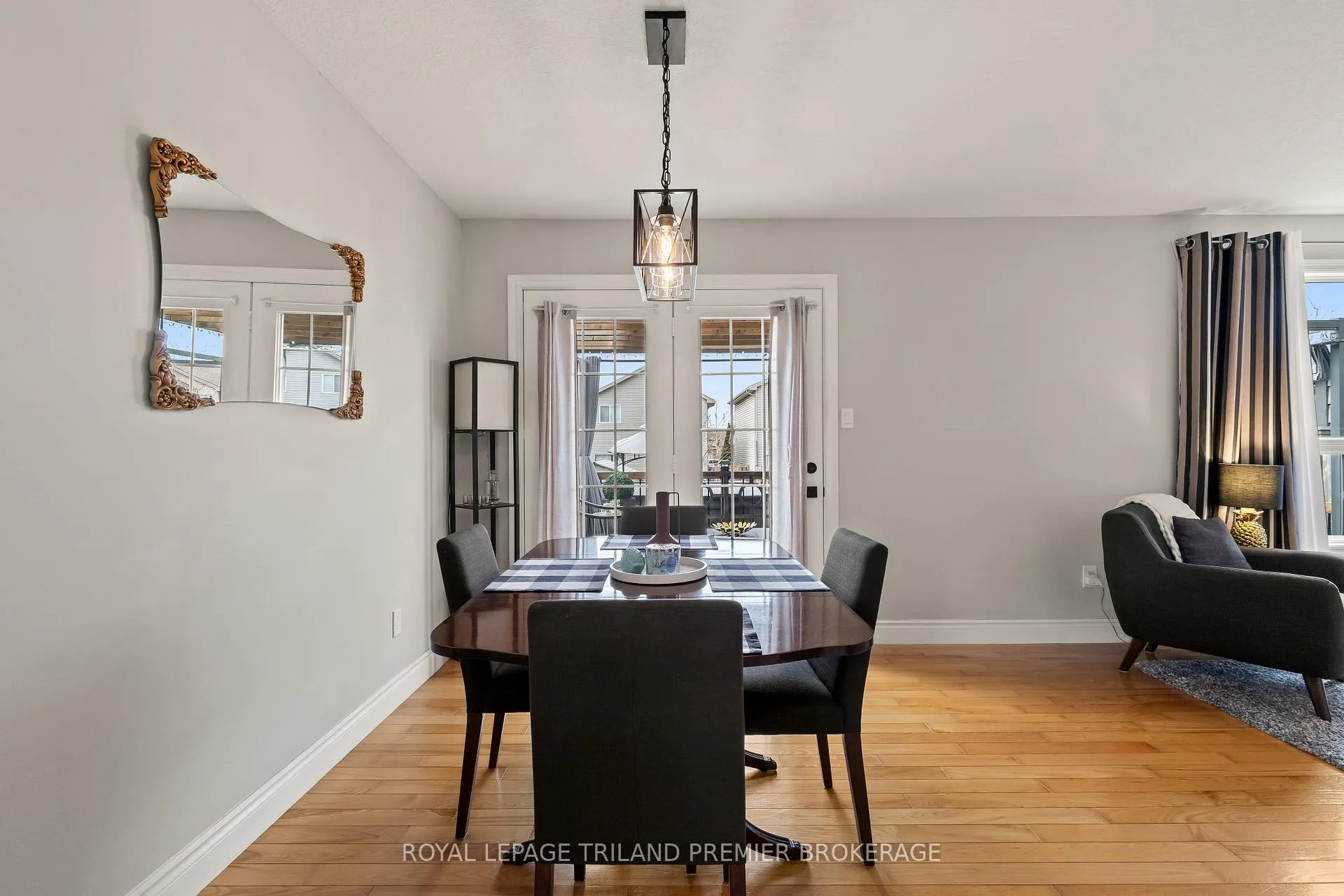 Photo 10 of 213 Crimson Crescent, London, East P — HOMEH