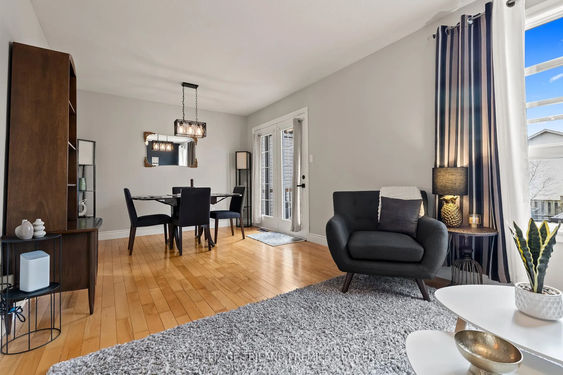 Photo 14 of 213 Crimson Crescent, London, East P — HOMEH